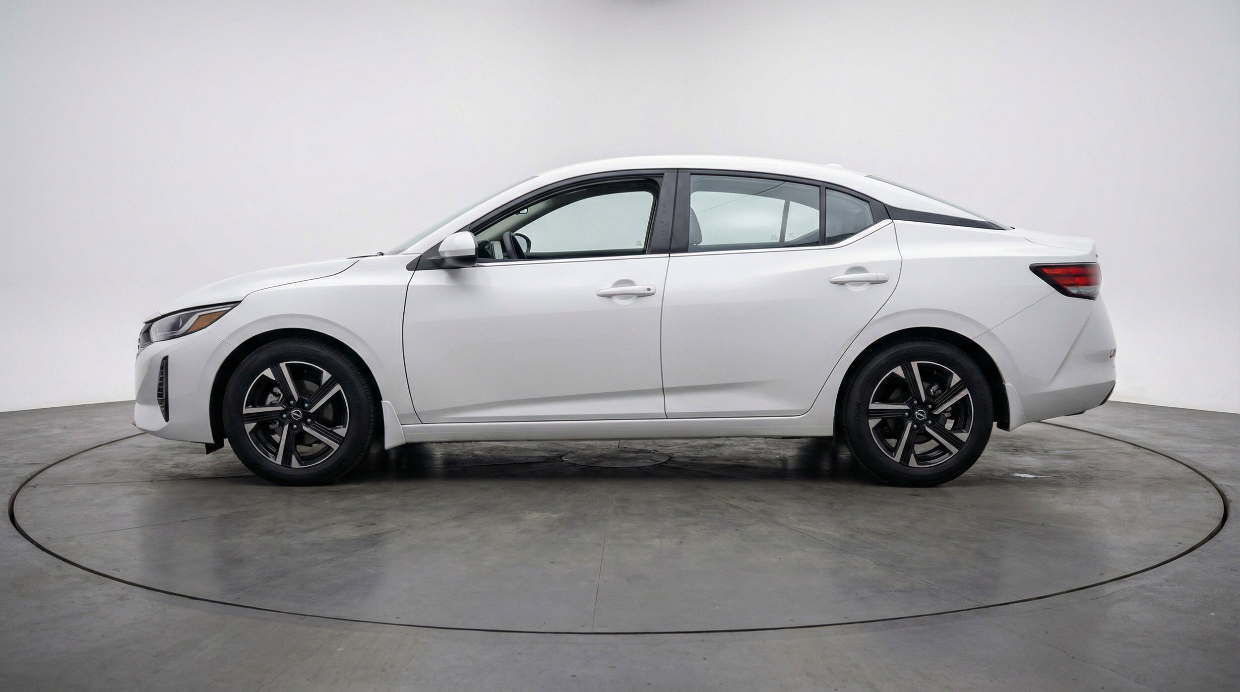 Thumbnail: 2025 Nissan Sentra - 5