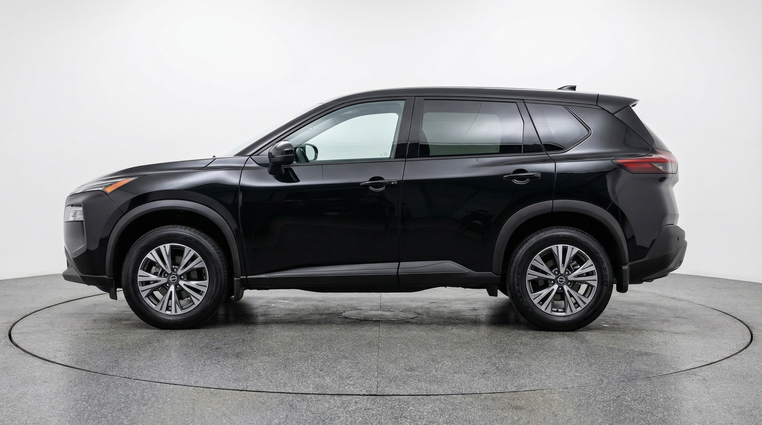 Thumbnail: 2025 Nissan Rogue - 4