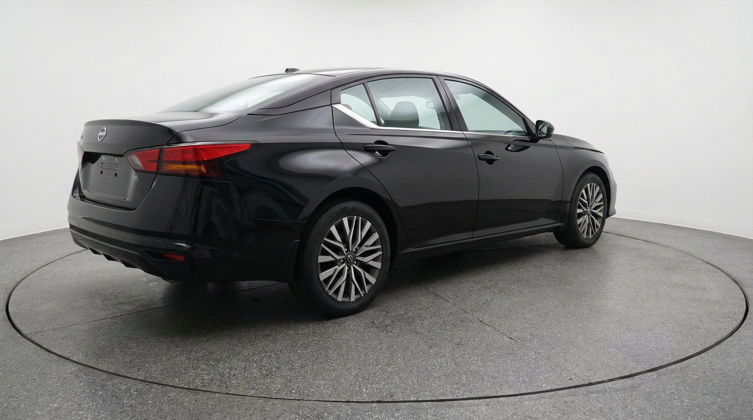 Thumbnail: 2025 Nissan Altima - 9