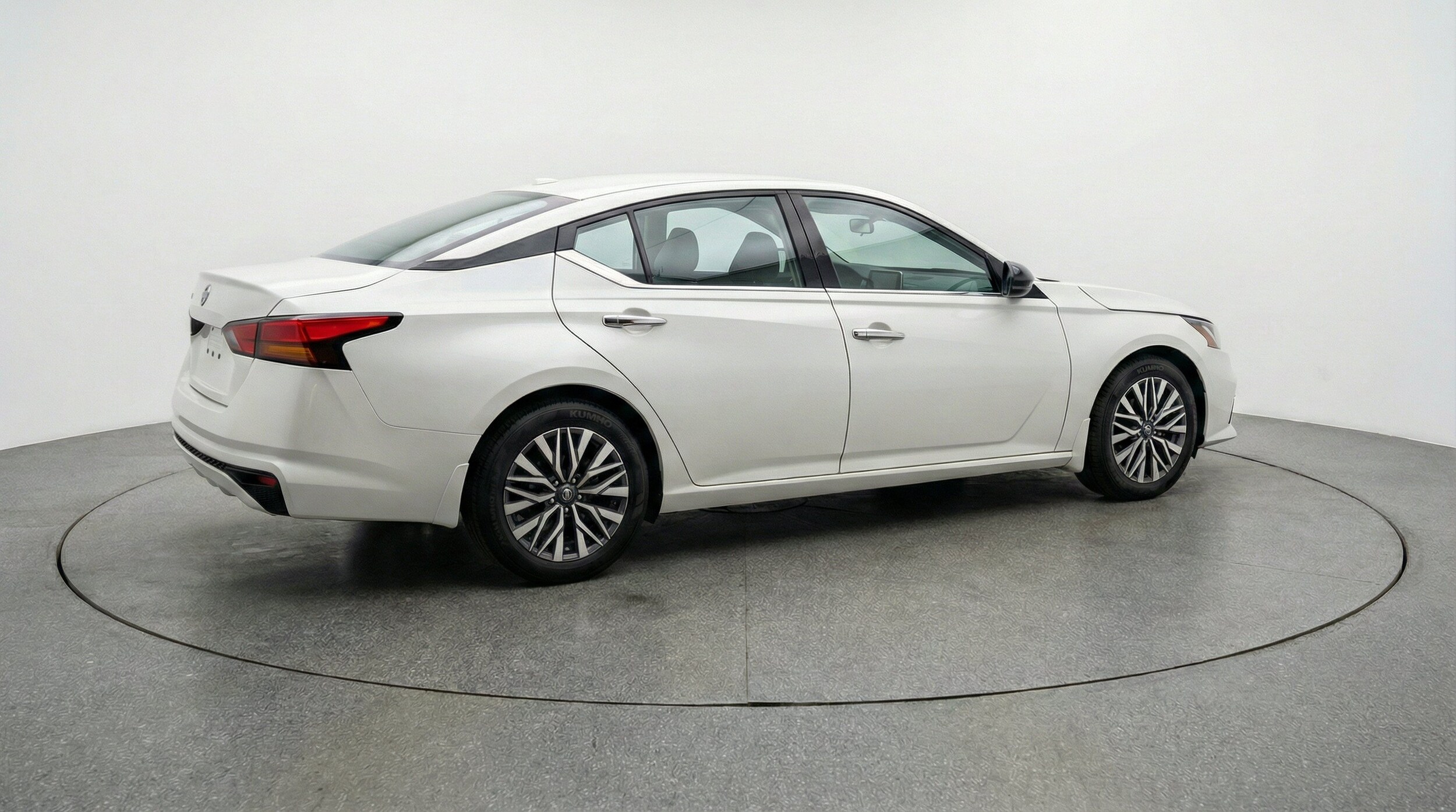Thumbnail: 2025 Nissan Altima - 9