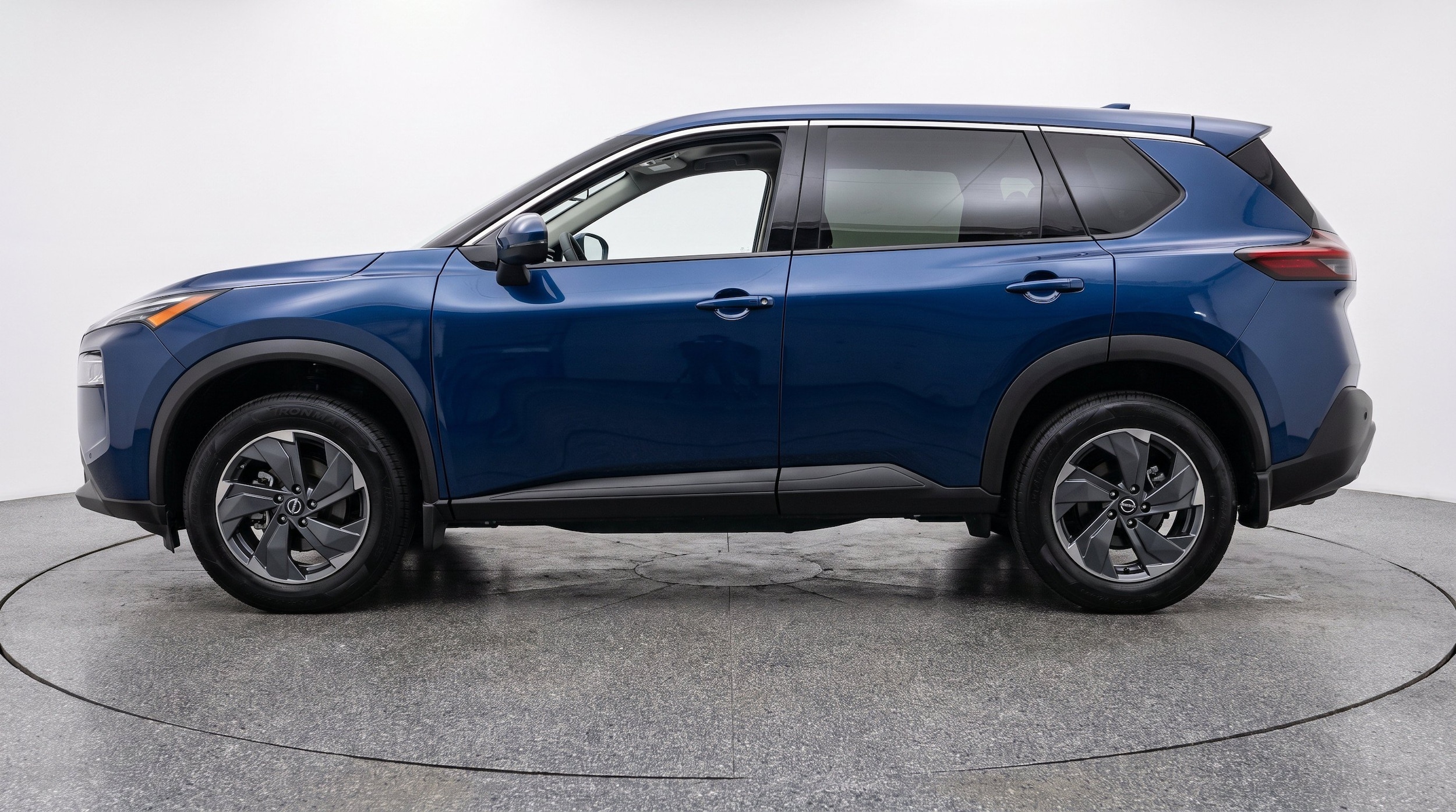 Thumbnail: 2025 Nissan Rogue - 5