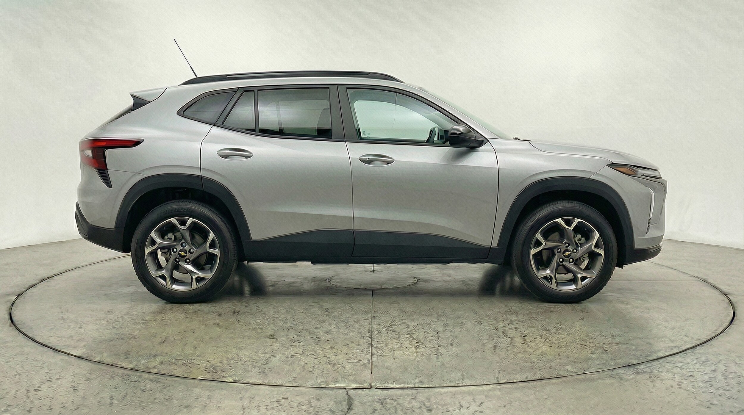 Thumbnail: 2025 Chevrolet Trax - 8