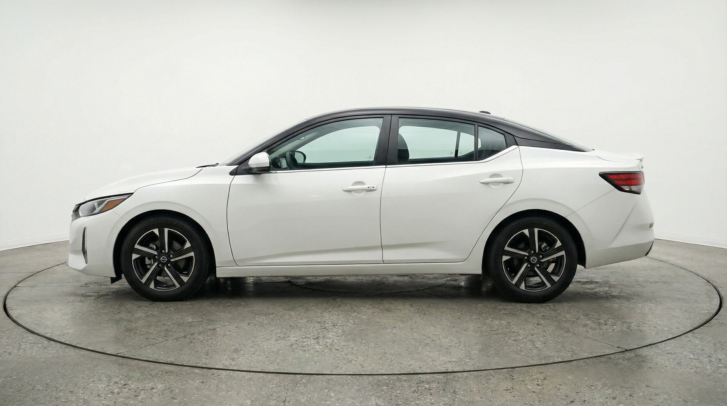 Thumbnail: 2025 Nissan Sentra - 5