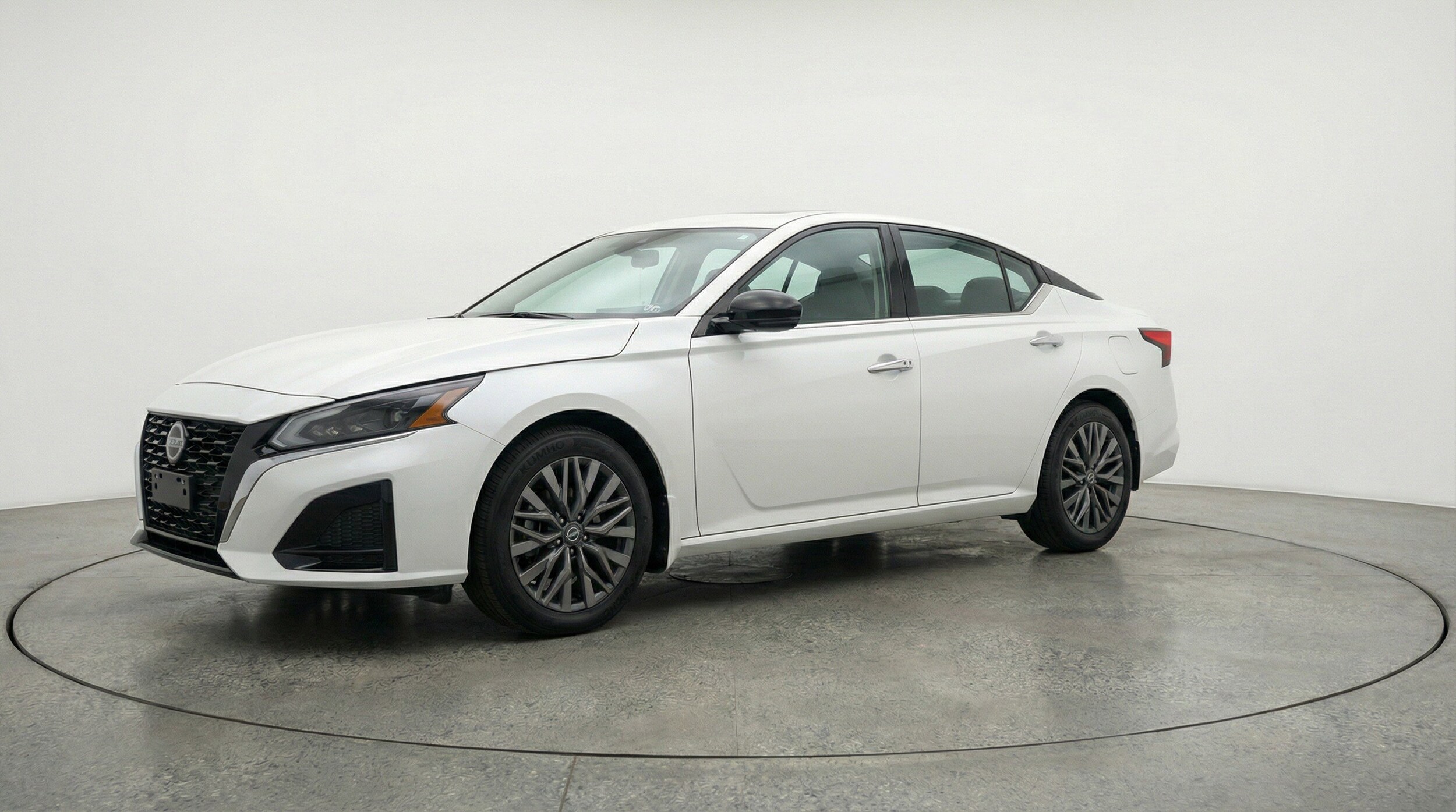 Thumbnail: 2025 Nissan Altima - 3