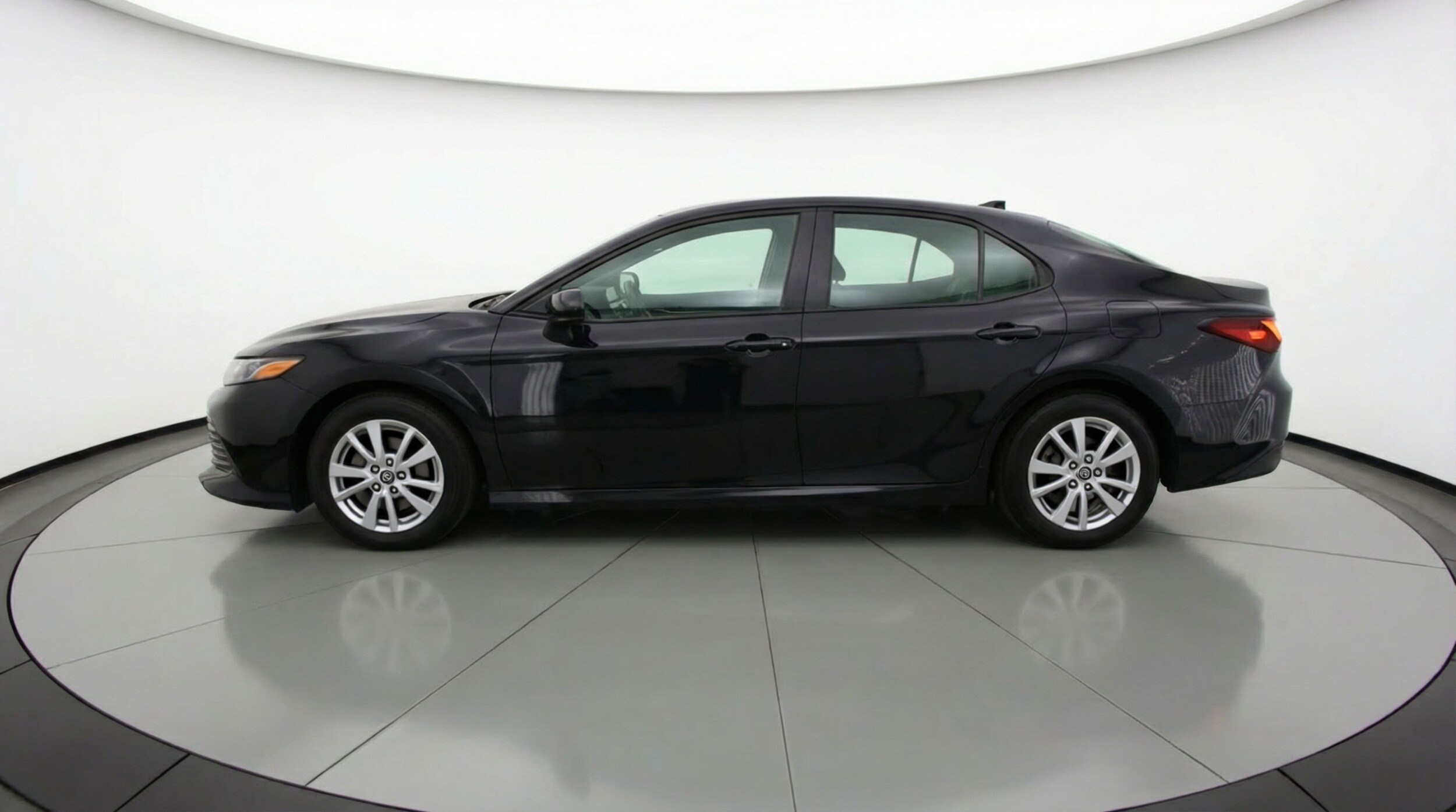 Thumbnail: 2025 Toyota Camry - 4