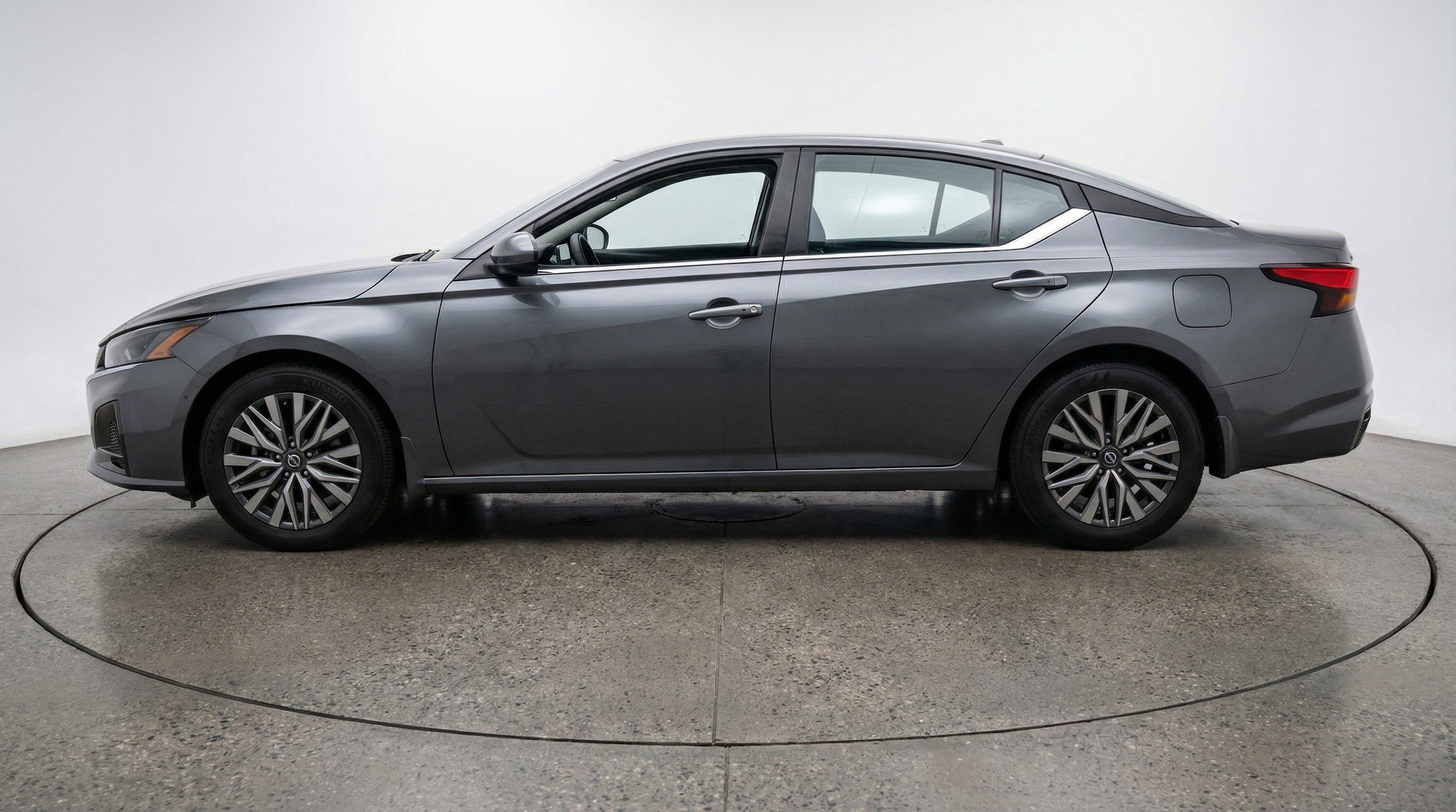 Thumbnail: 2025 Nissan Altima - 5