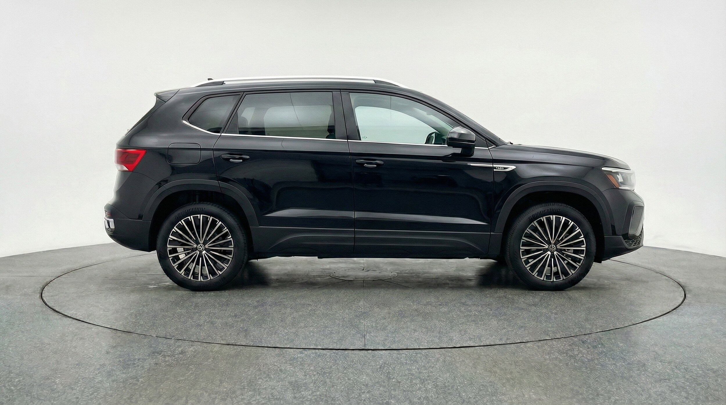 Thumbnail: 2025 Volkswagen Taos - 11