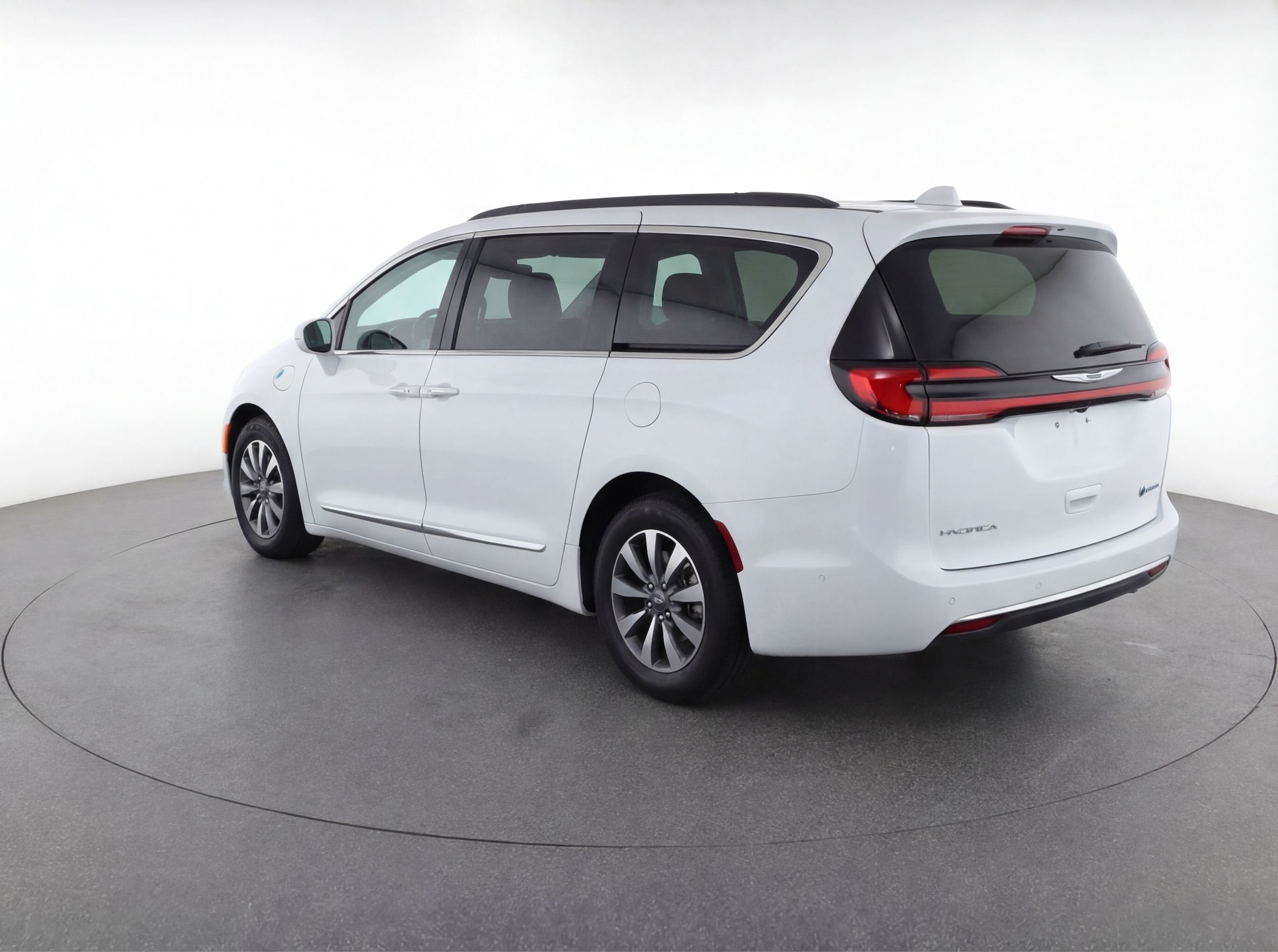Thumbnail: 2023 Chrysler Pacifica - 6