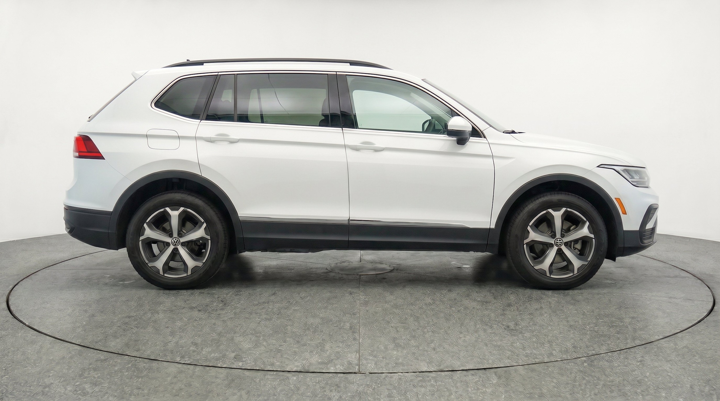 Thumbnail: 2026 Volkswagen Tiguan - 10