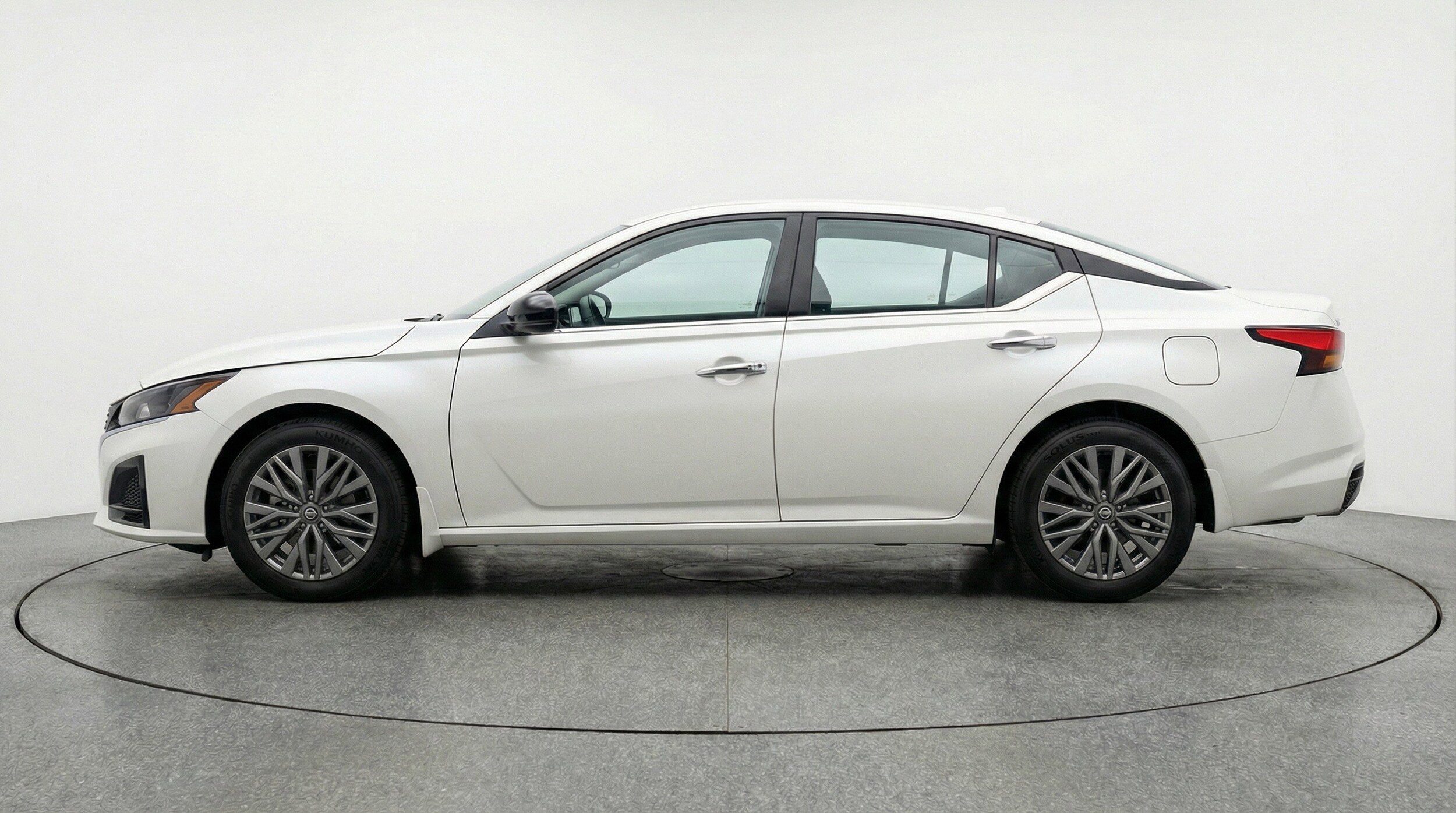 Thumbnail: 2025 Nissan Altima - 5