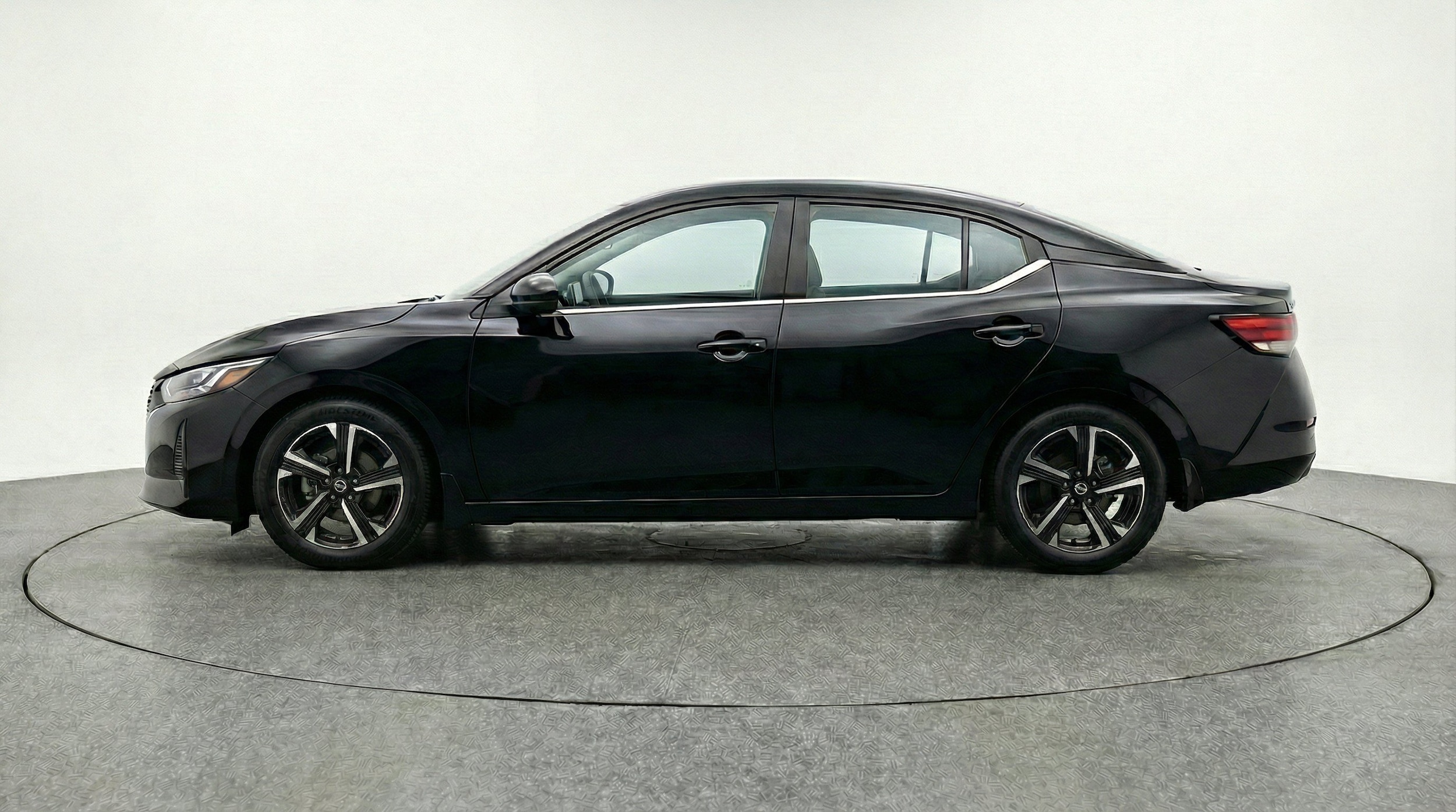 Thumbnail: 2025 Nissan Sentra - 5