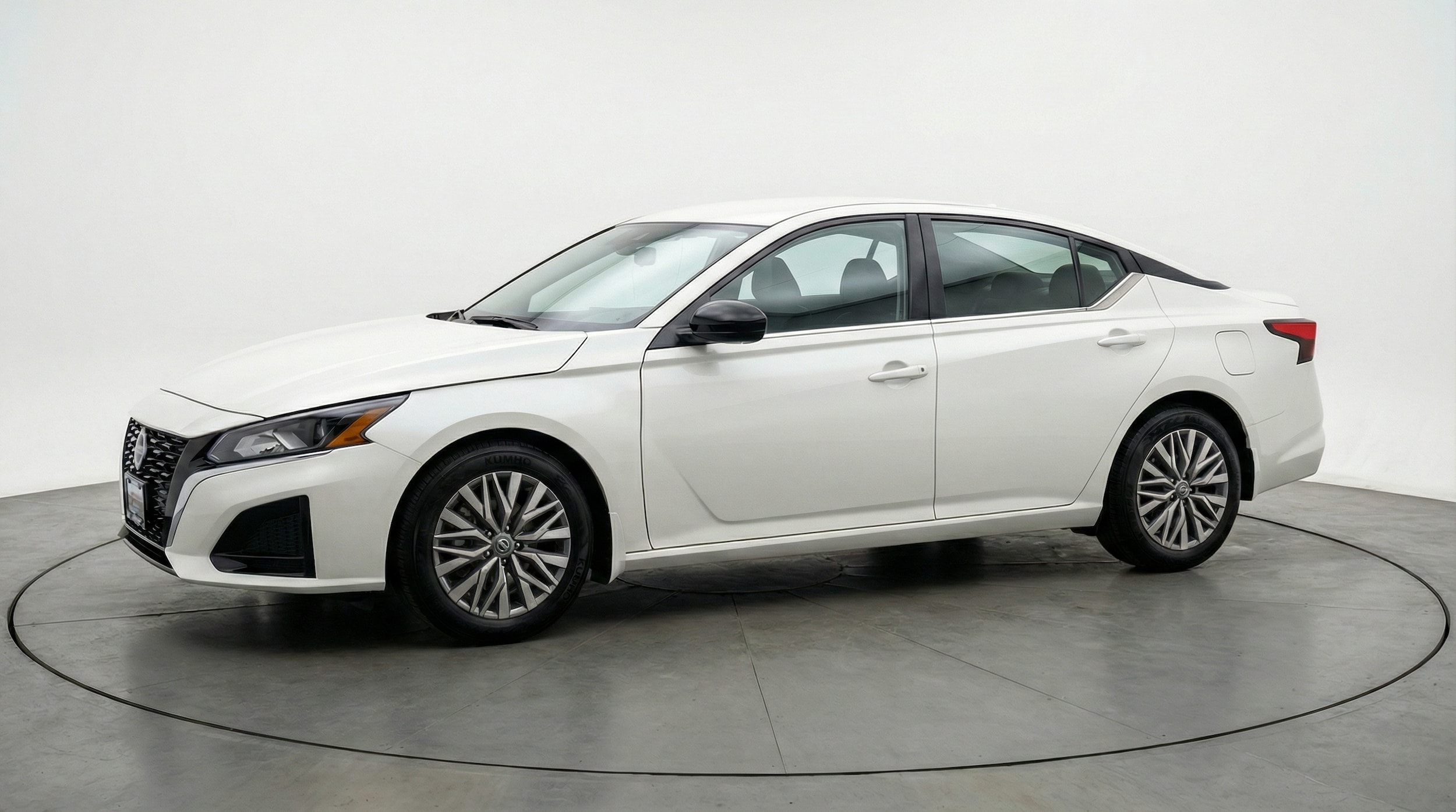 Thumbnail: 2025 Nissan Altima - 3