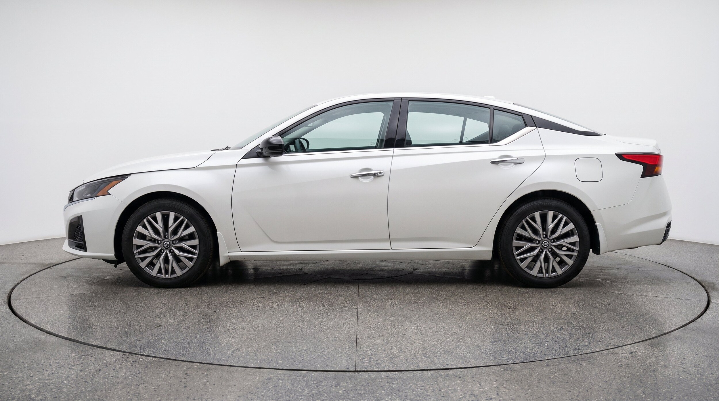 Thumbnail: 2025 Nissan Altima - 5