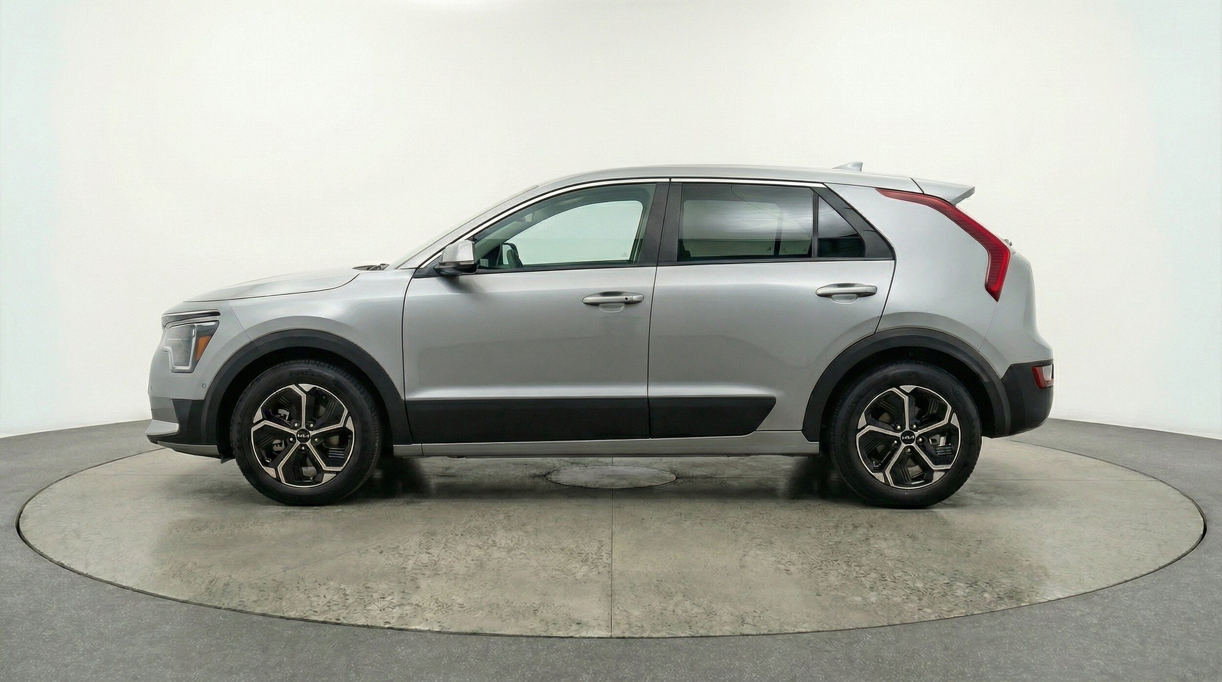 Thumbnail: 2026 Kia Niro - 5