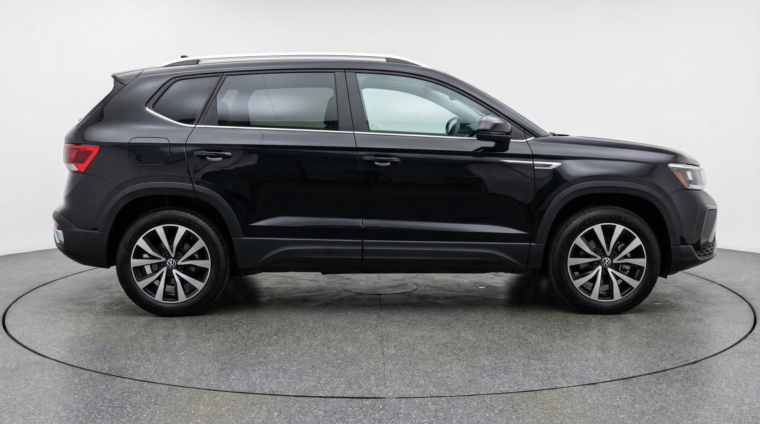 Thumbnail: 2025 Volkswagen Taos - 8