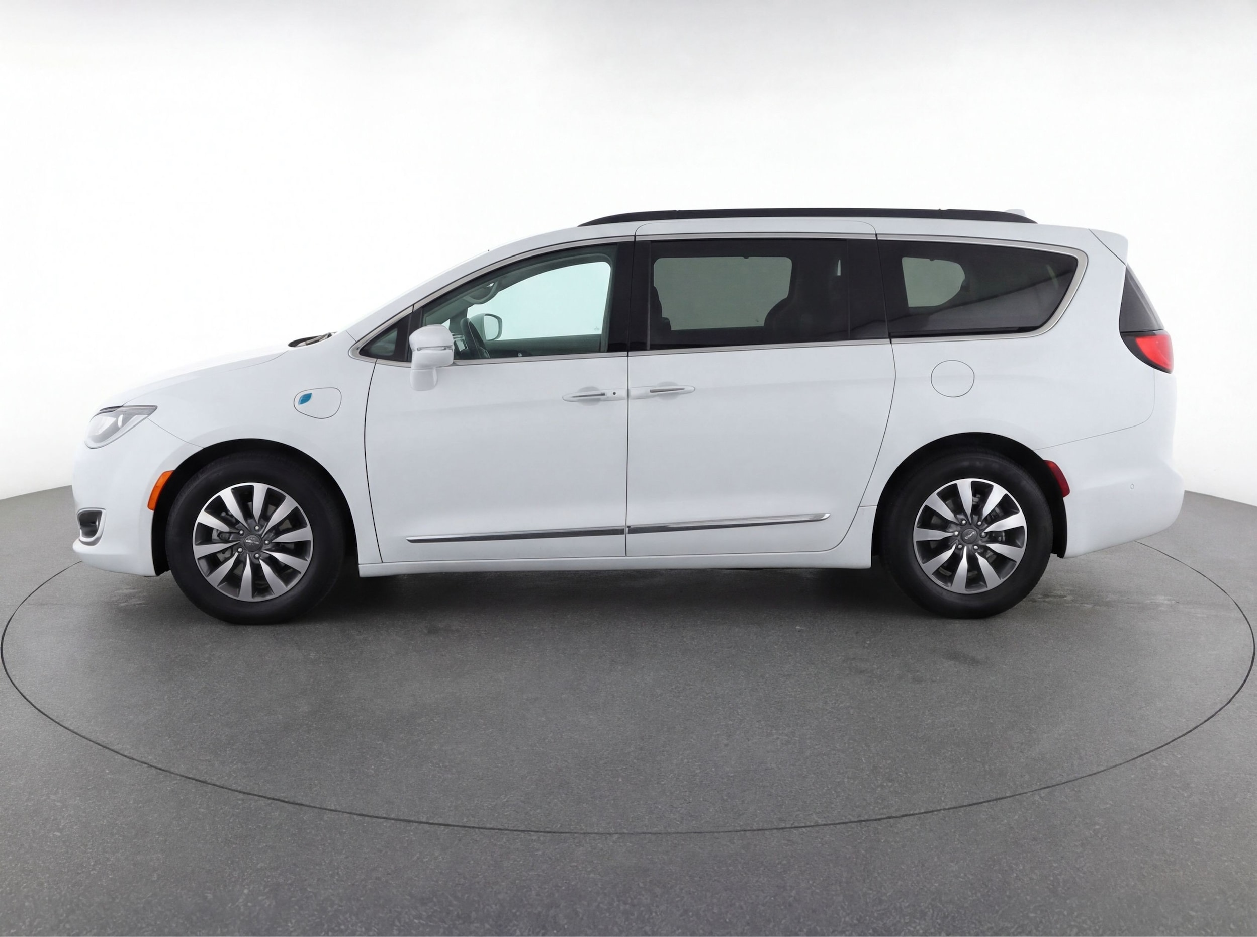 Thumbnail: 2023 Chrysler Pacifica - 5