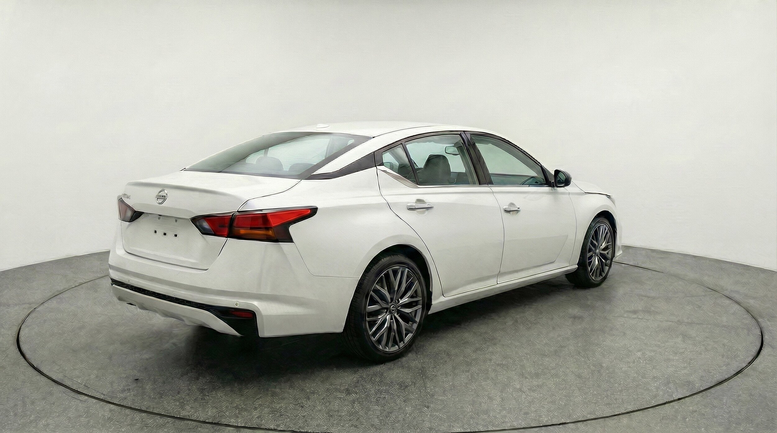 Thumbnail: 2025 Nissan Altima - 9