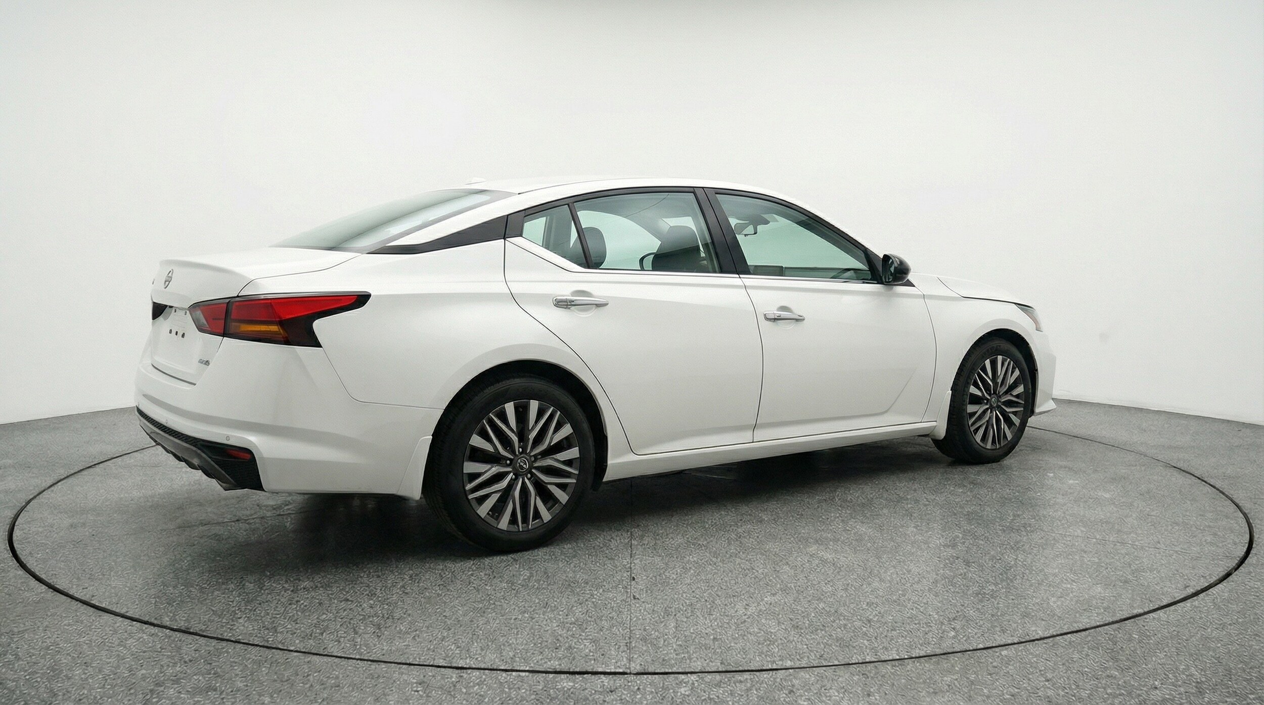 Thumbnail: 2025 Nissan Altima - 9