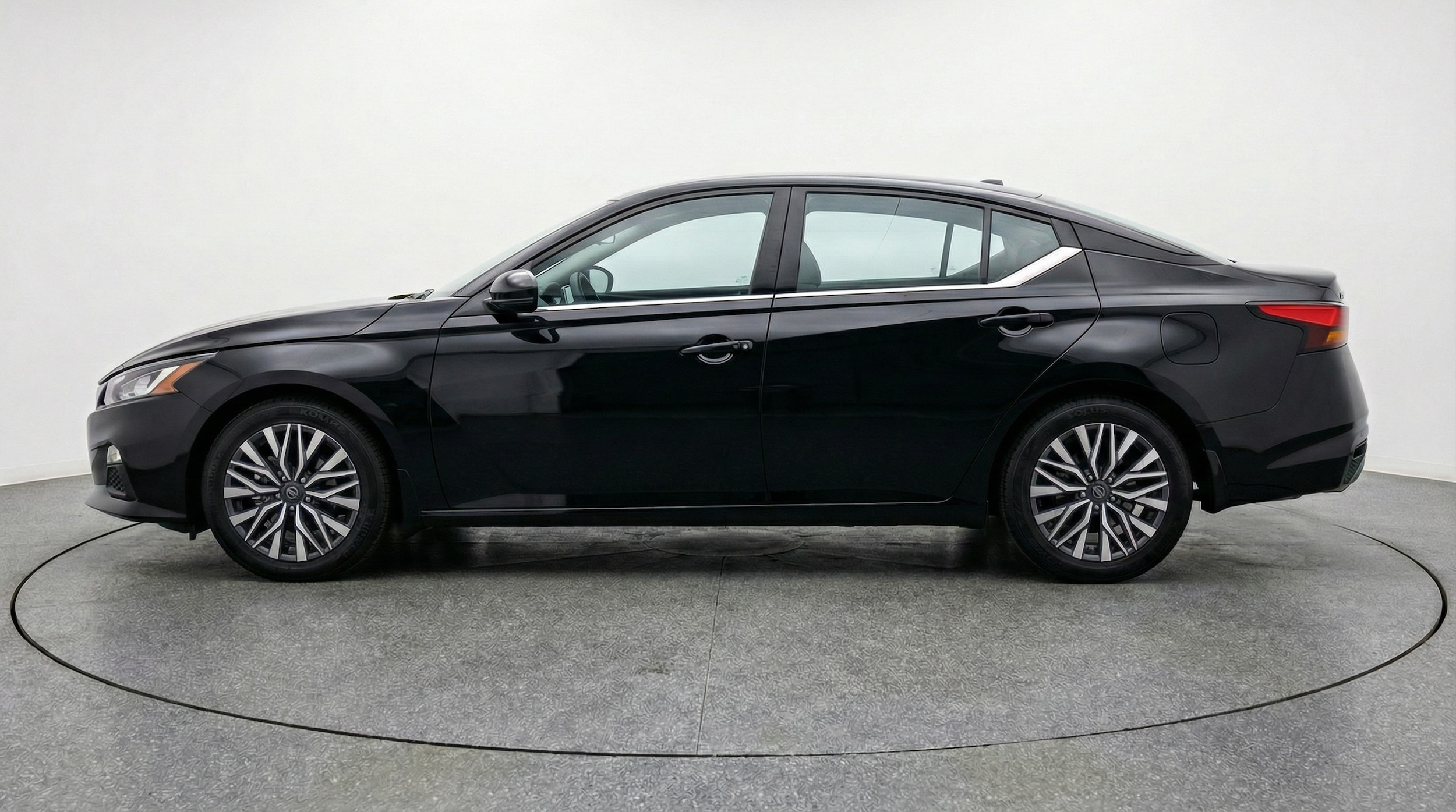 Thumbnail: 2025 Nissan Altima - 4