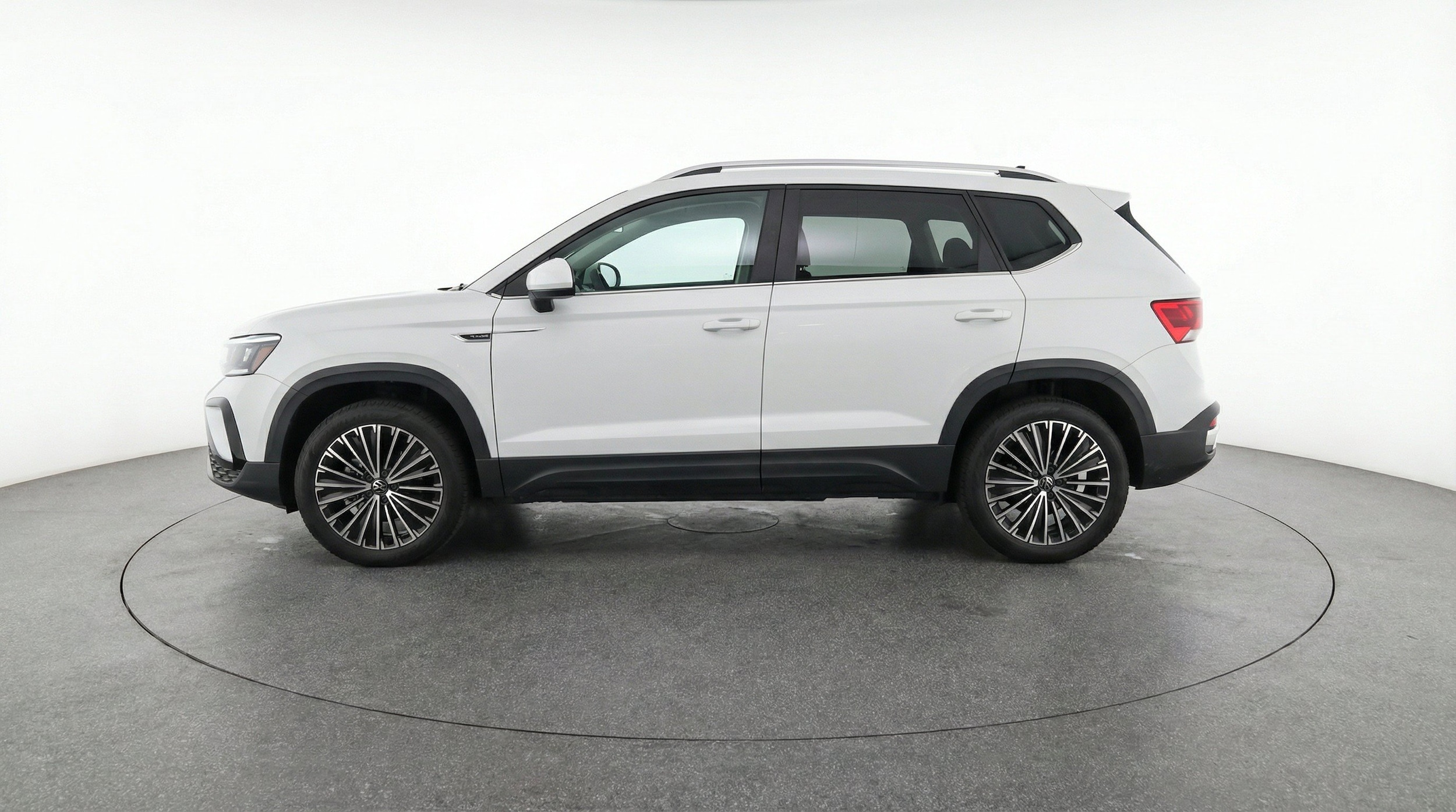 Thumbnail: 2025 Volkswagen Taos - 5