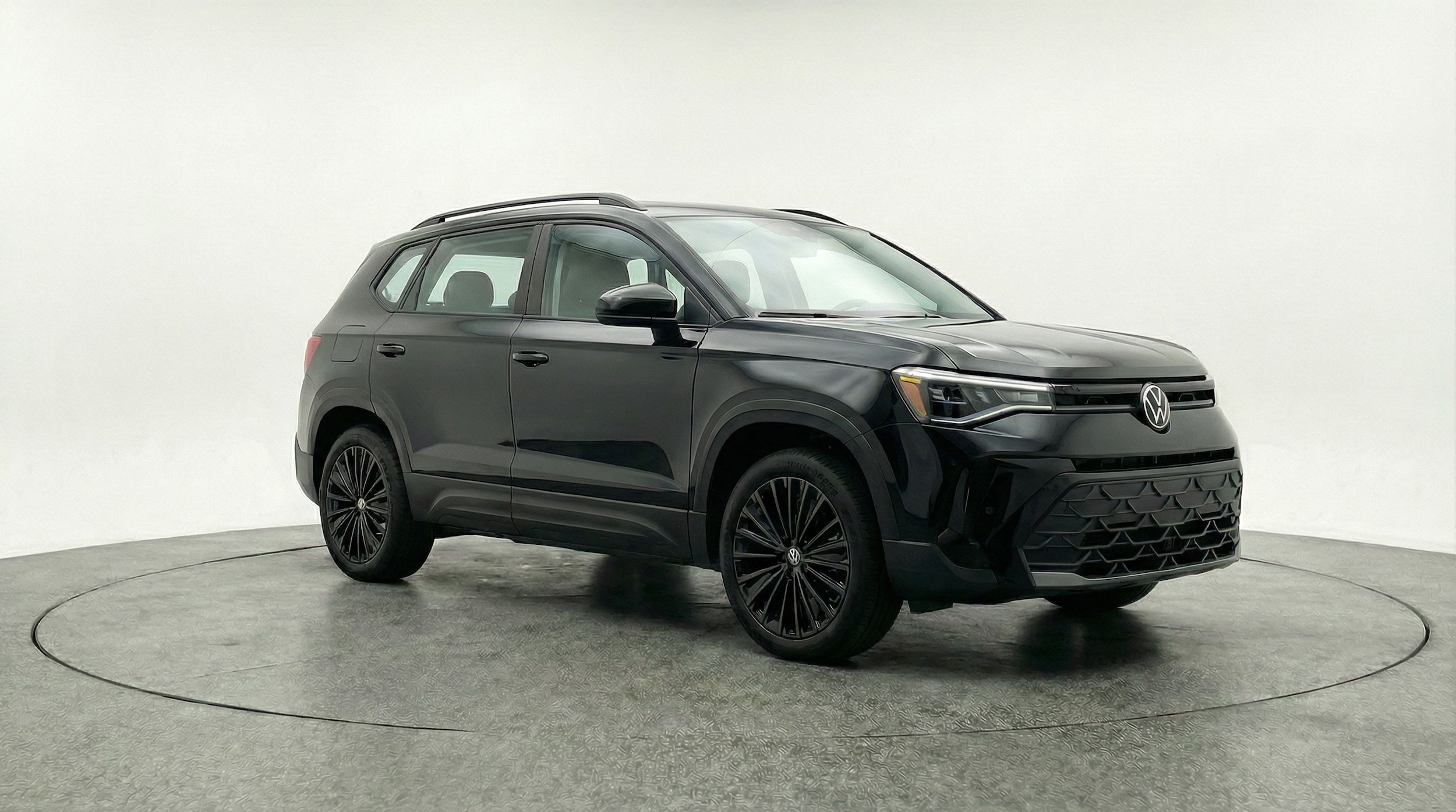 Thumbnail: 2025 Volkswagen Taos - 1