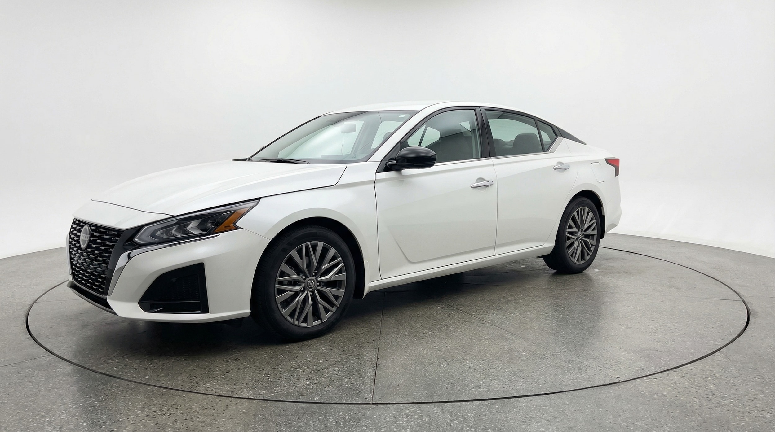 Thumbnail: 2025 Nissan Altima - 3