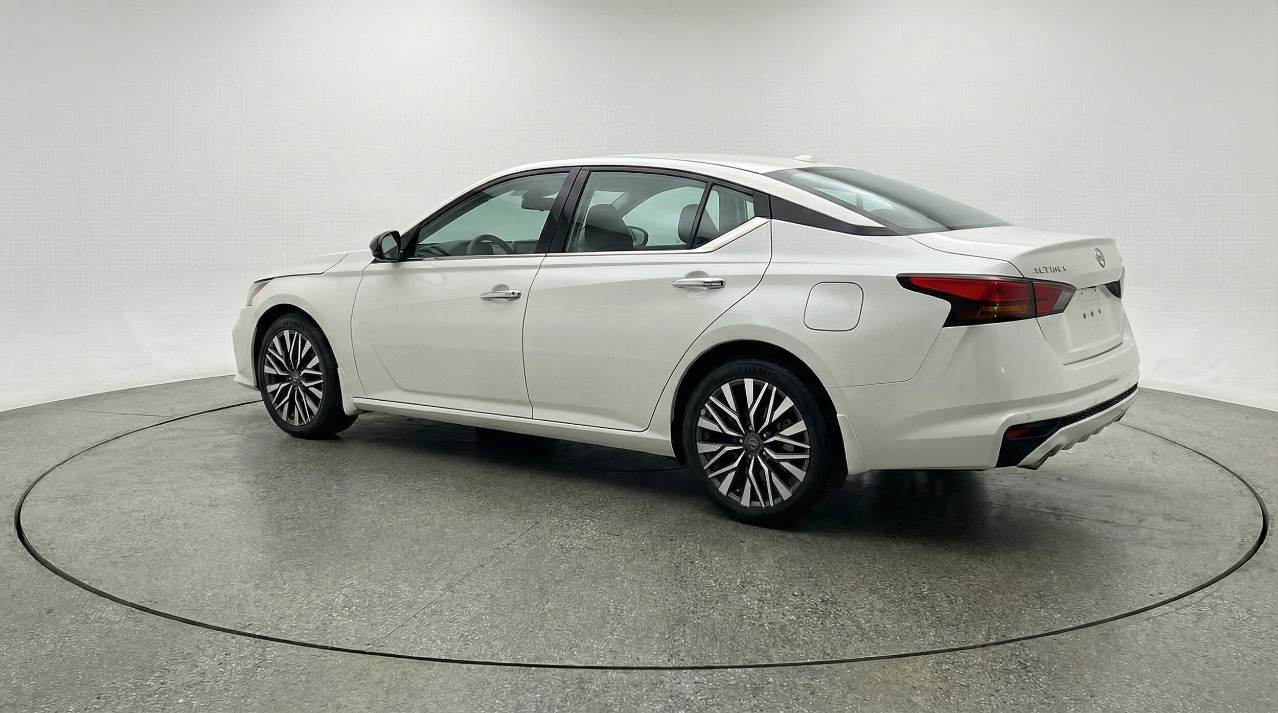 Thumbnail: 2025 Nissan Altima - 5