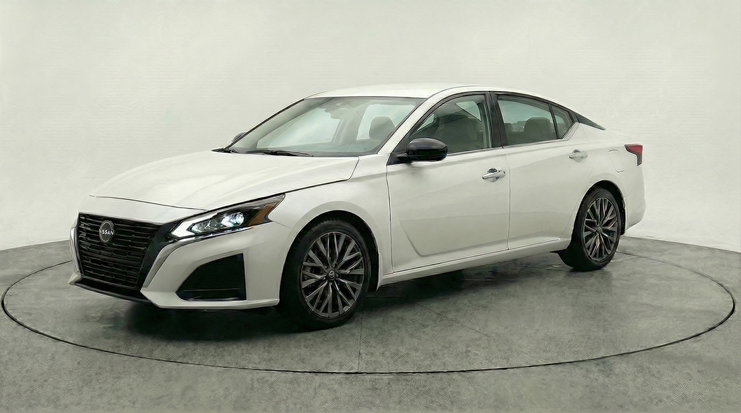 Thumbnail: 2025 Nissan Altima - 3