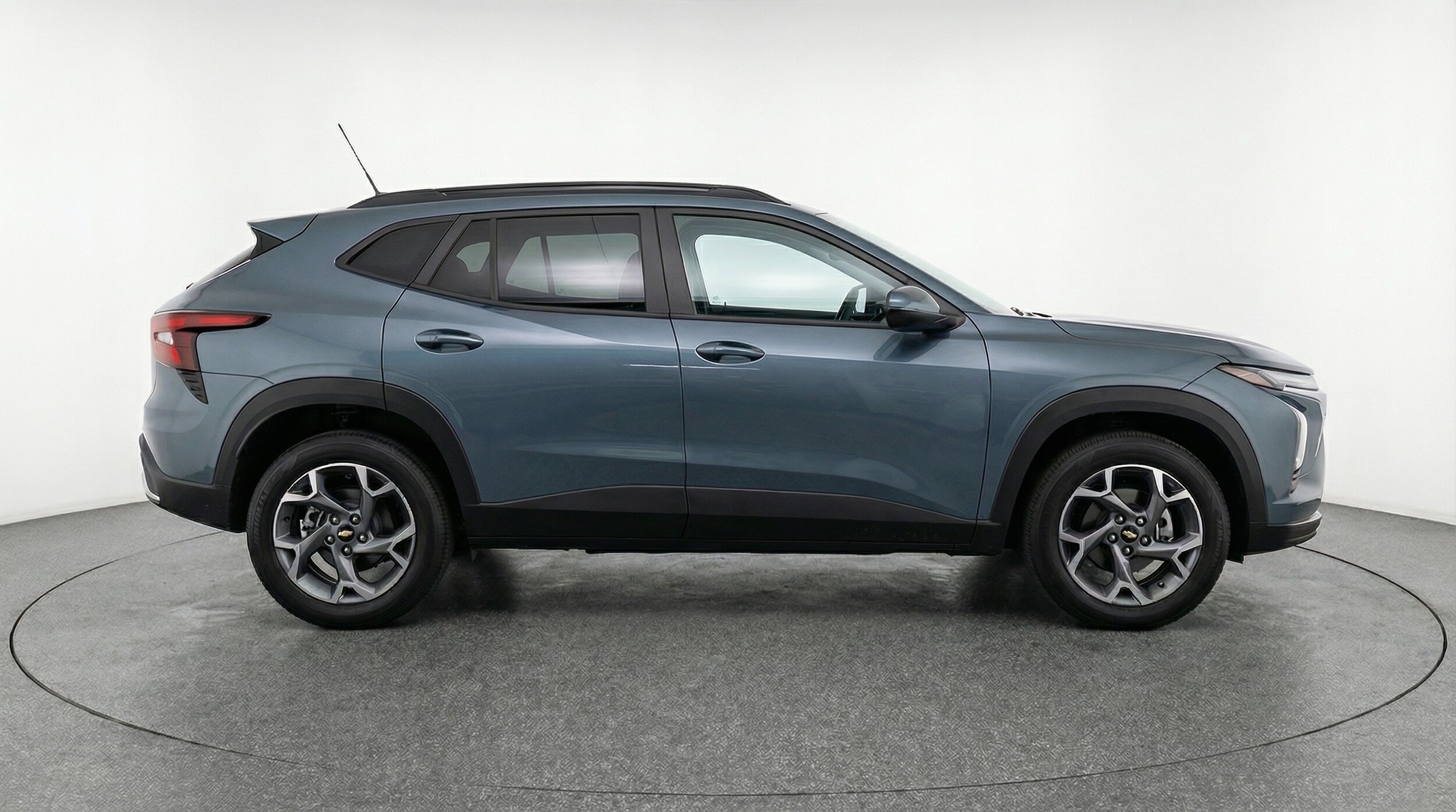 Thumbnail: 2025 Chevrolet Trax - 8