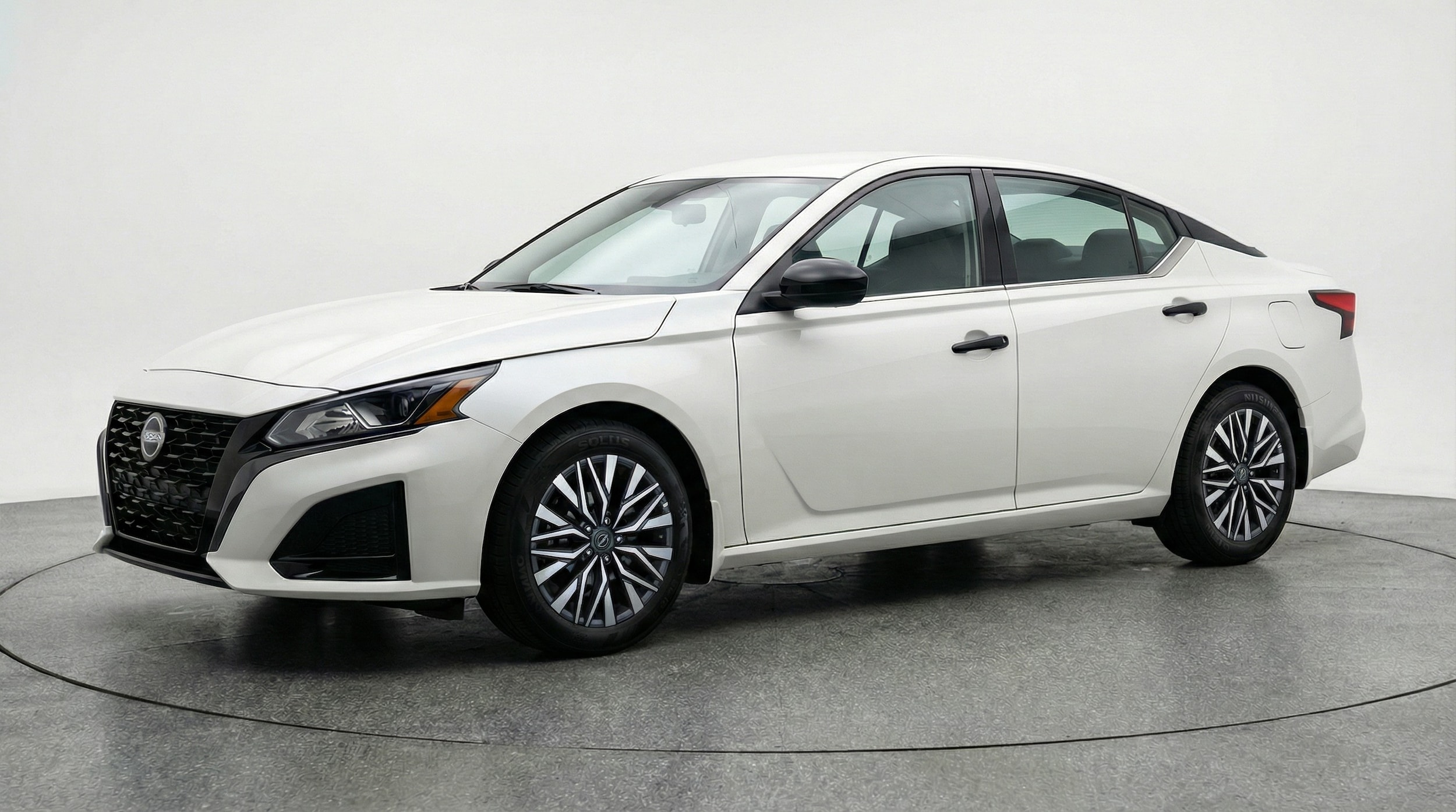 Thumbnail: 2025 Nissan Altima - 3