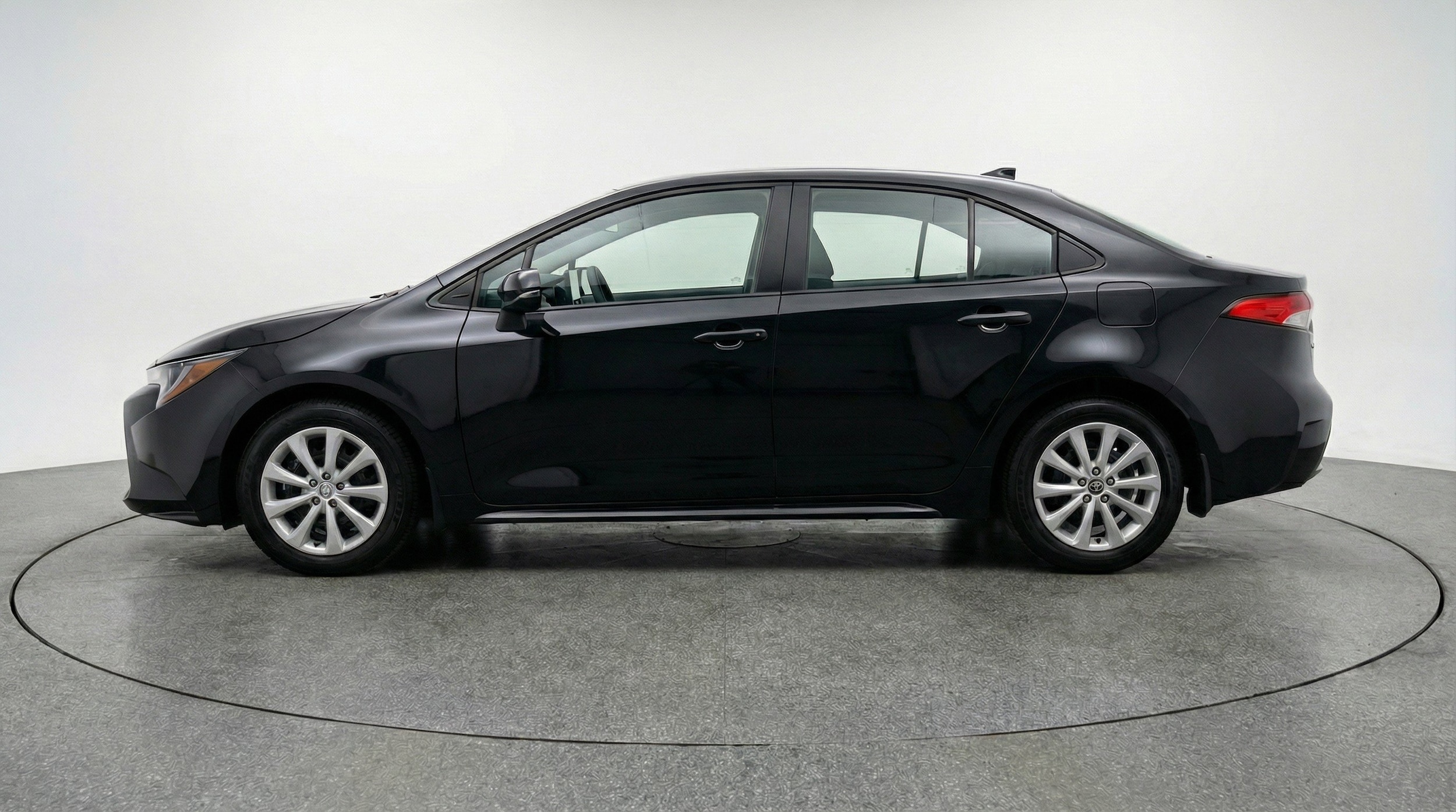 Thumbnail: 2025 Toyota Corolla - 5