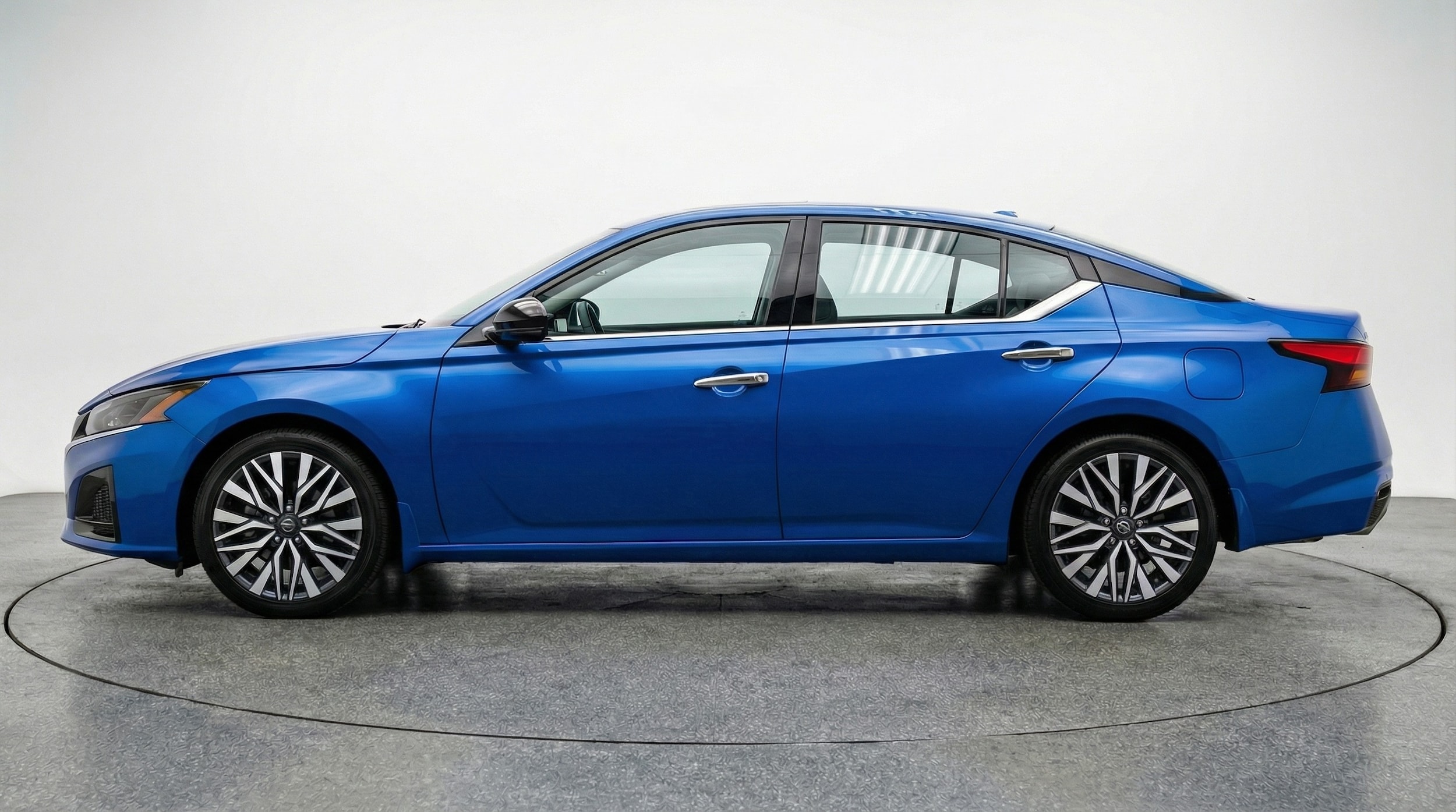 Thumbnail: 2025 Nissan Altima - 4