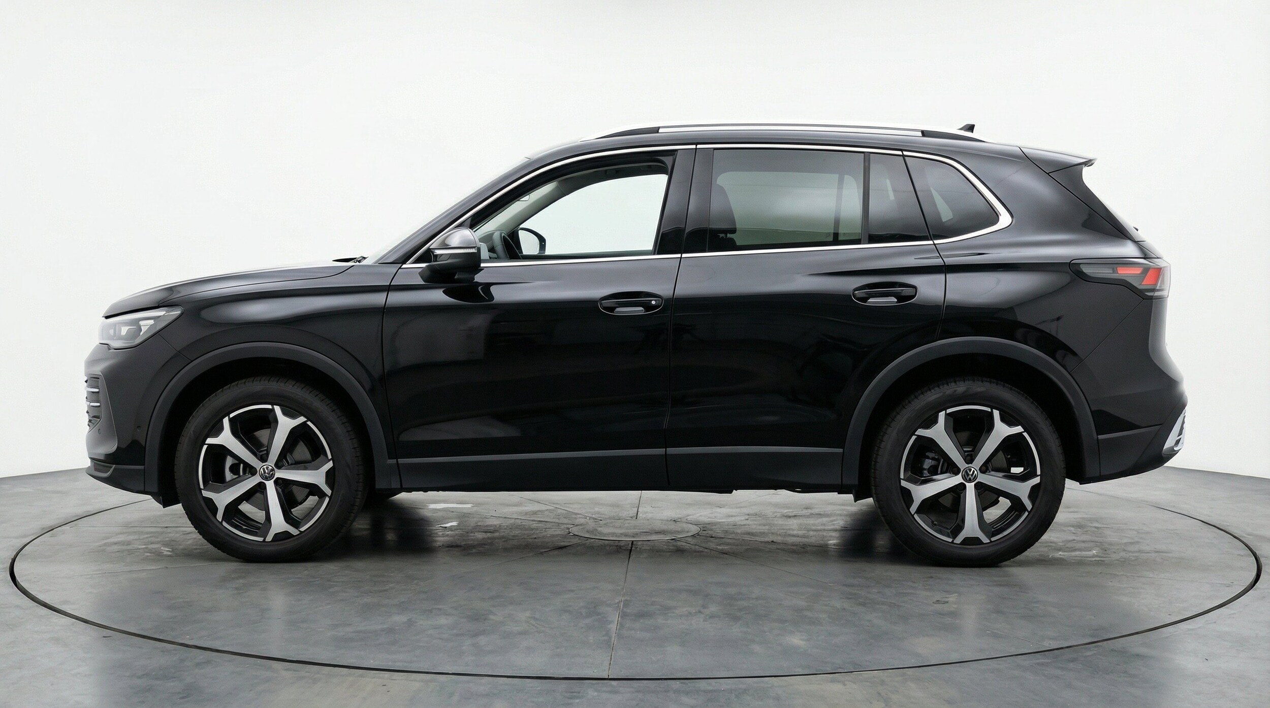 Thumbnail: 2026 Volkswagen Tiguan - 5