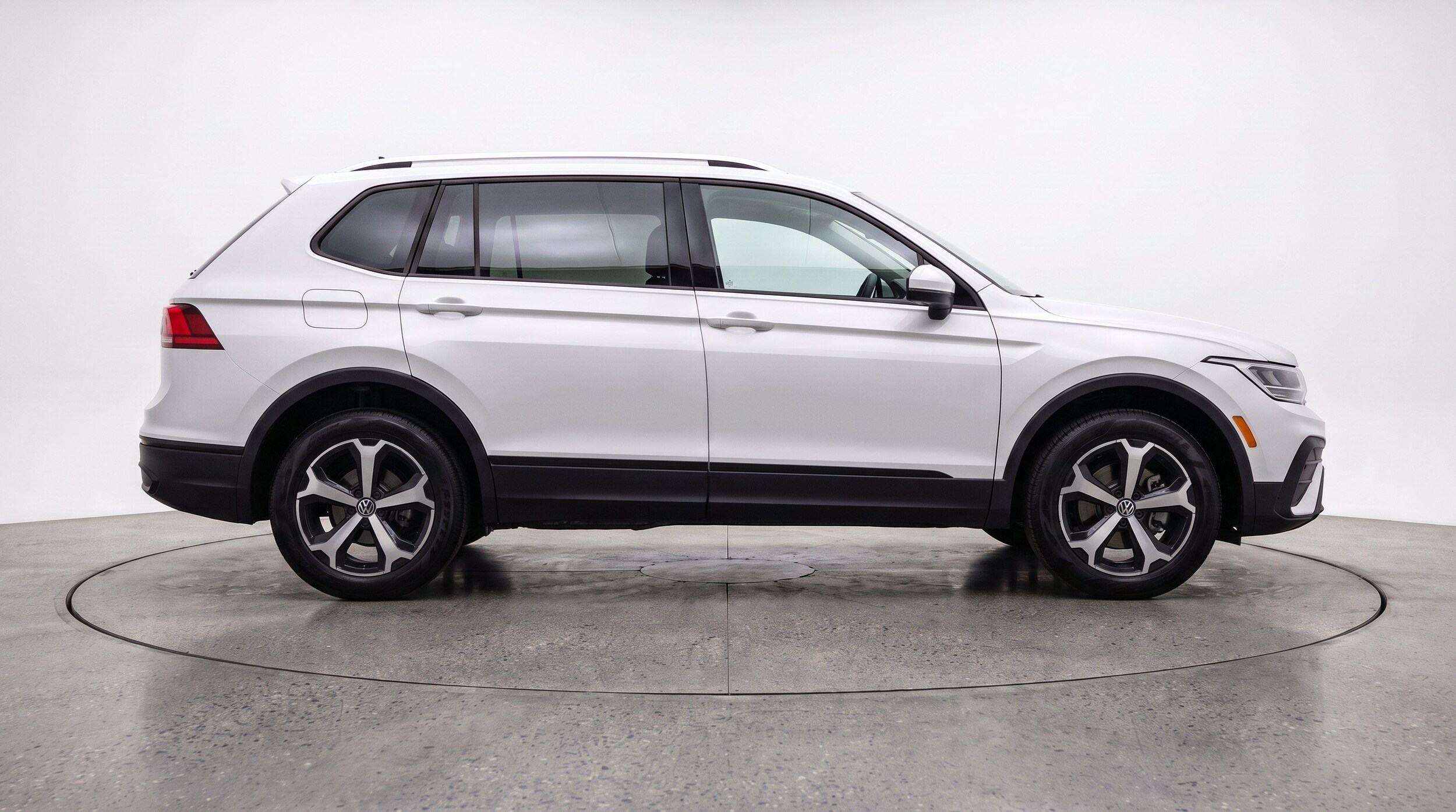 Thumbnail: 2026 Volkswagen Tiguan - 11