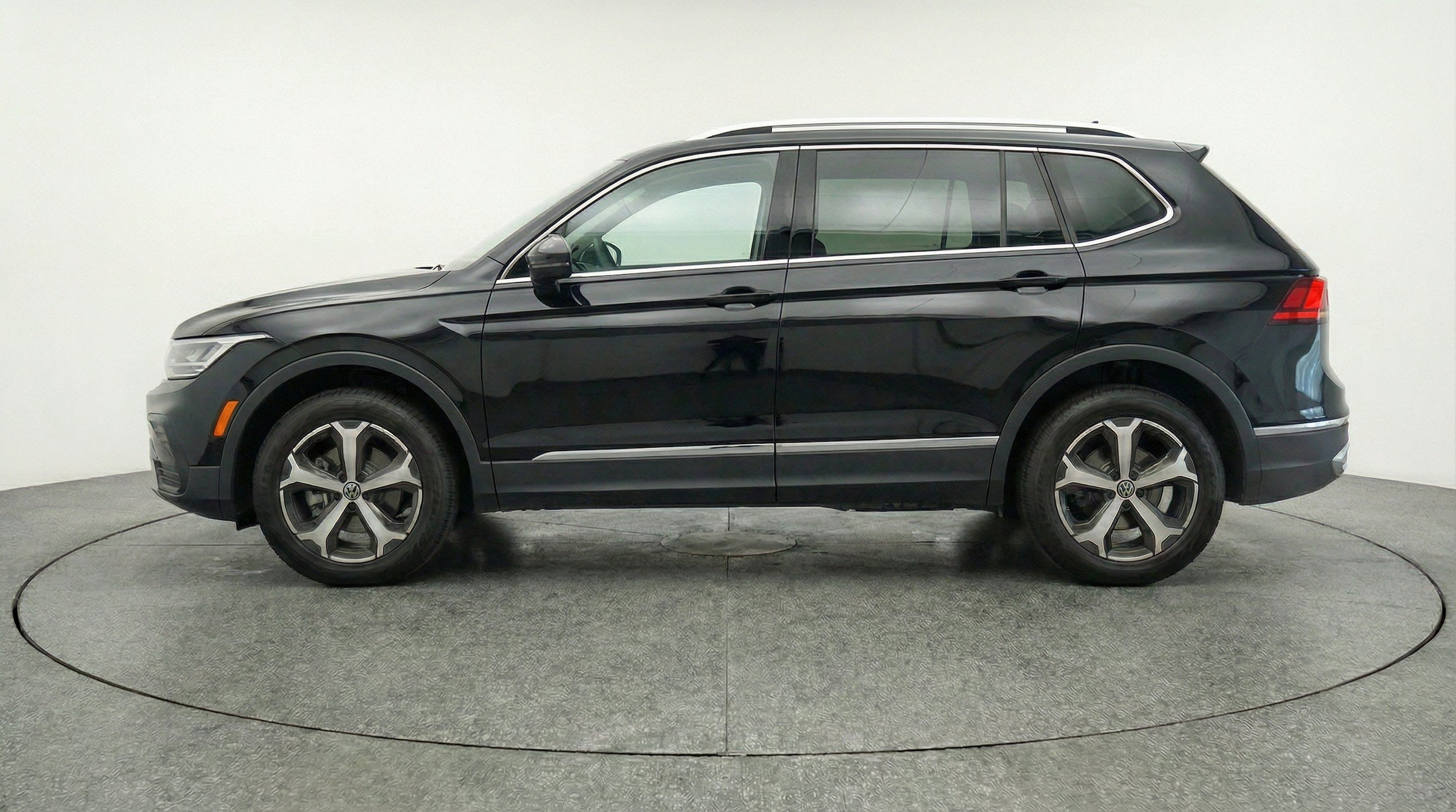 Thumbnail: 2026 Volkswagen Tiguan - 5