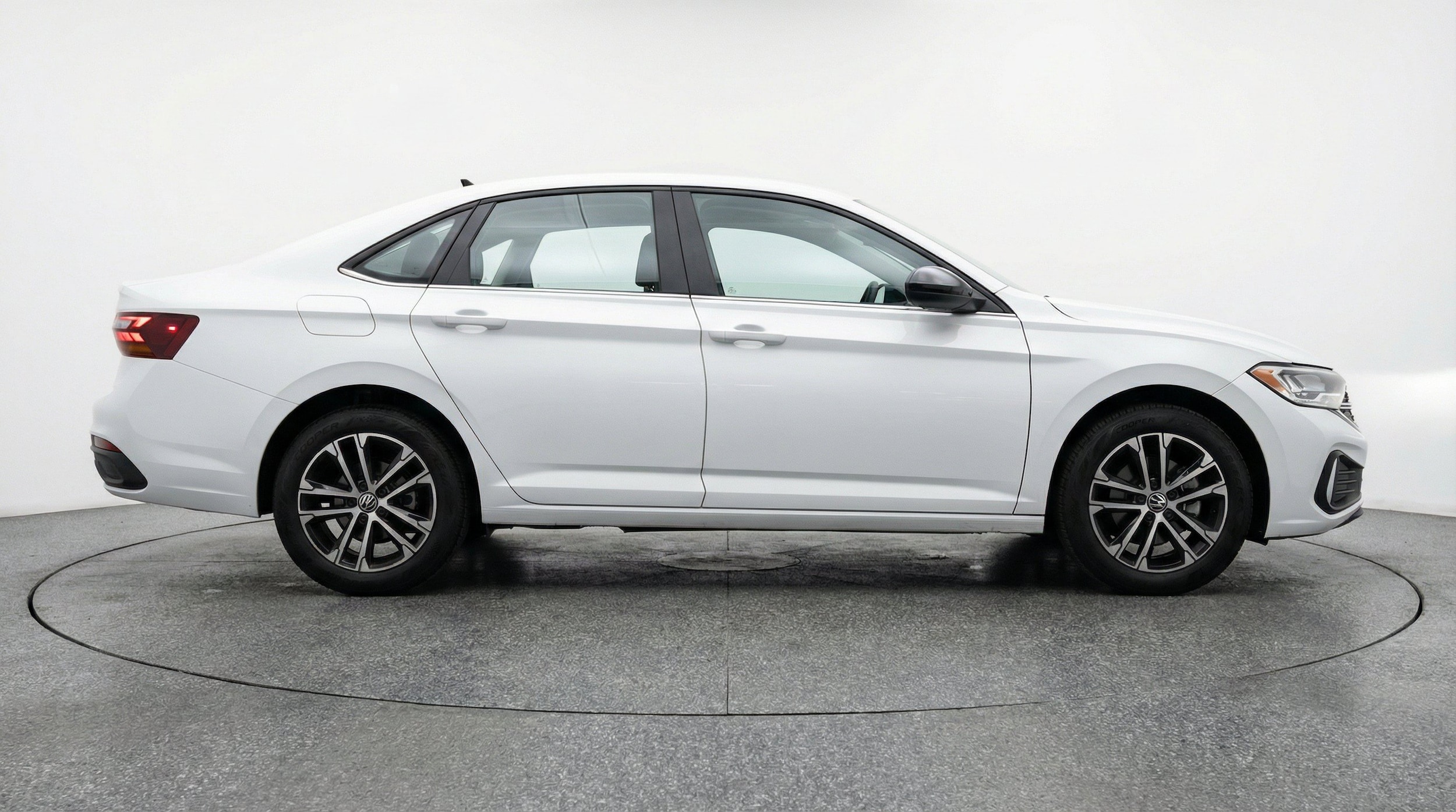 Thumbnail: 2025 Volkswagen Jetta - 11