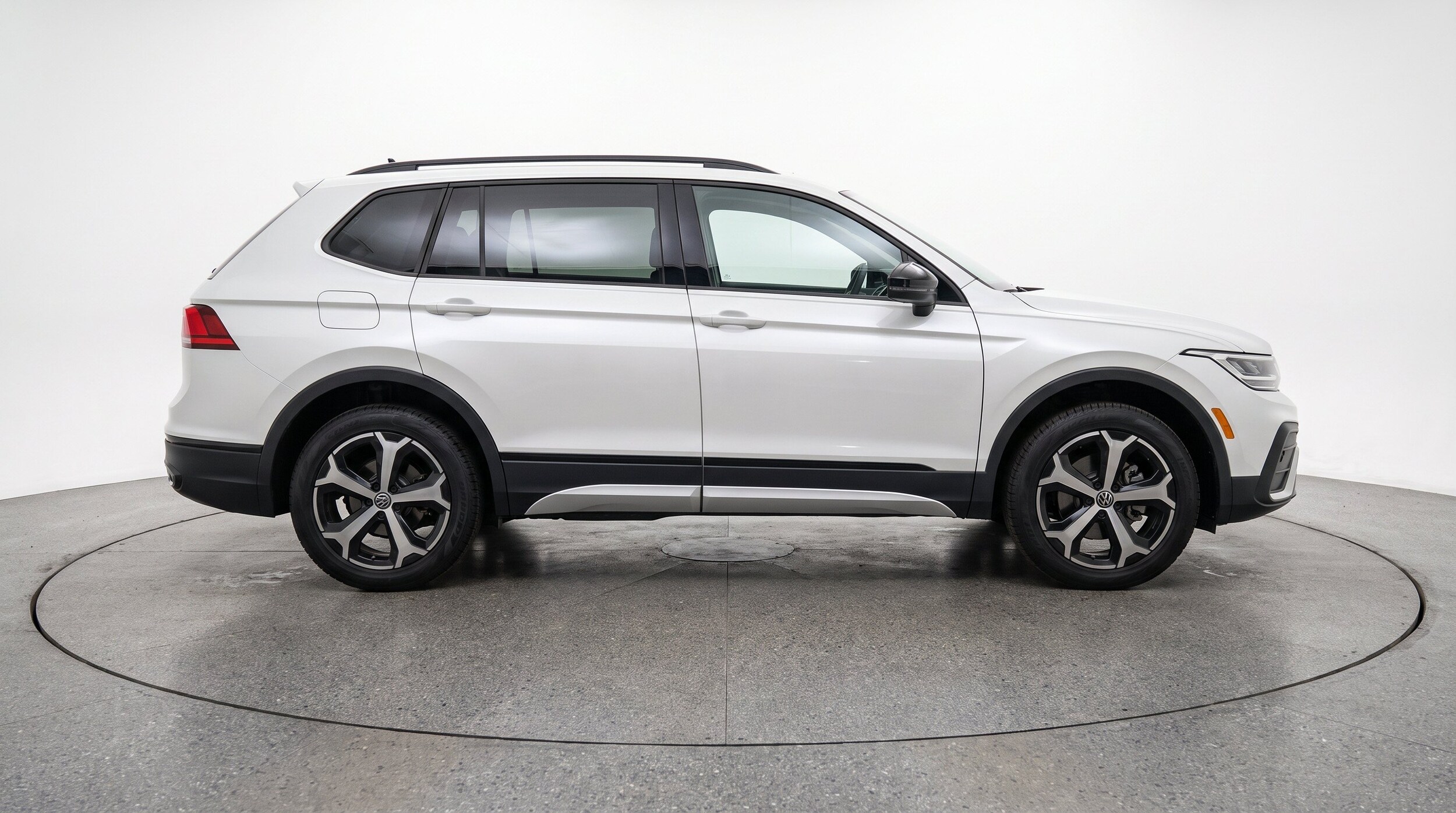 Thumbnail: 2026 Volkswagen Tiguan - 11