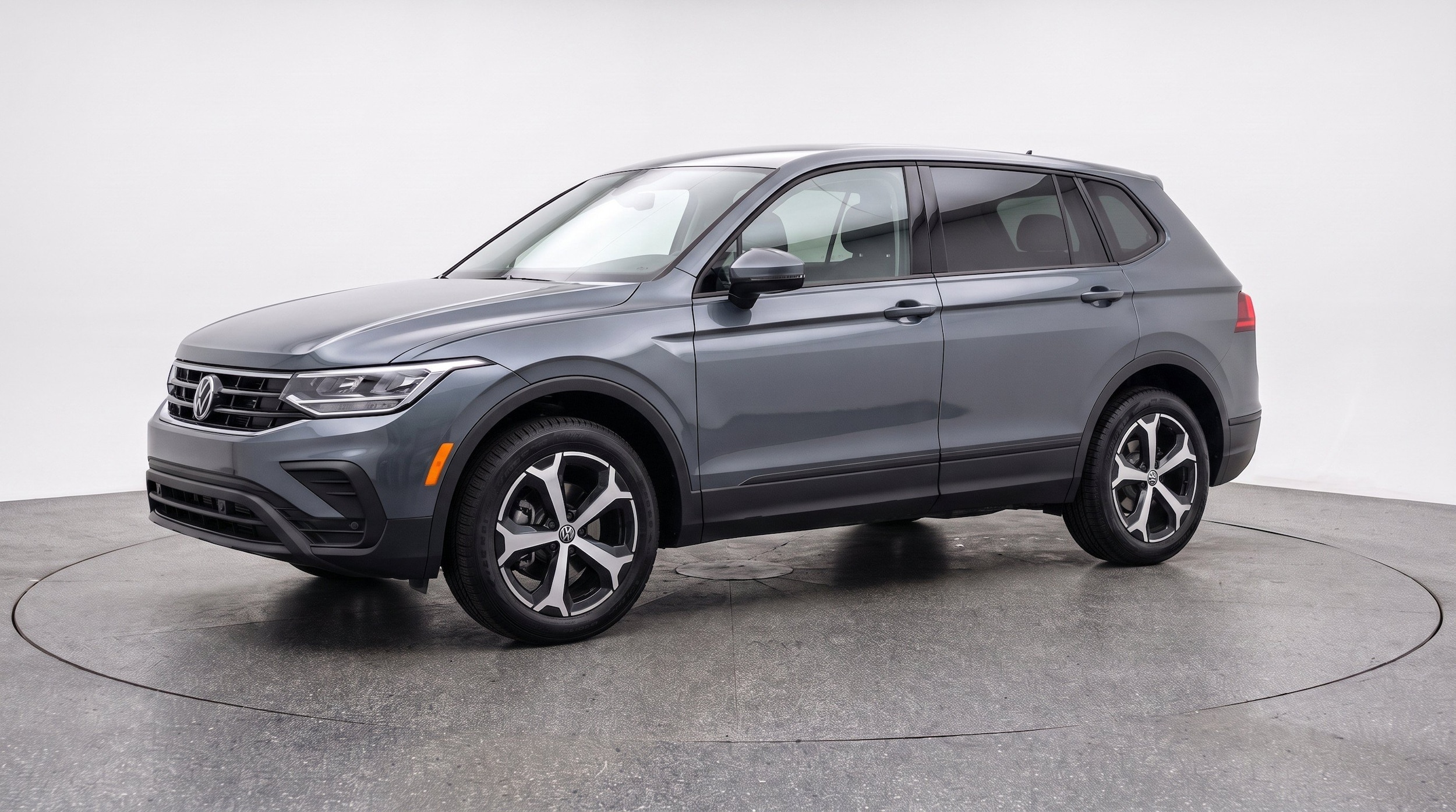 Thumbnail: 2026 Volkswagen Tiguan - 3