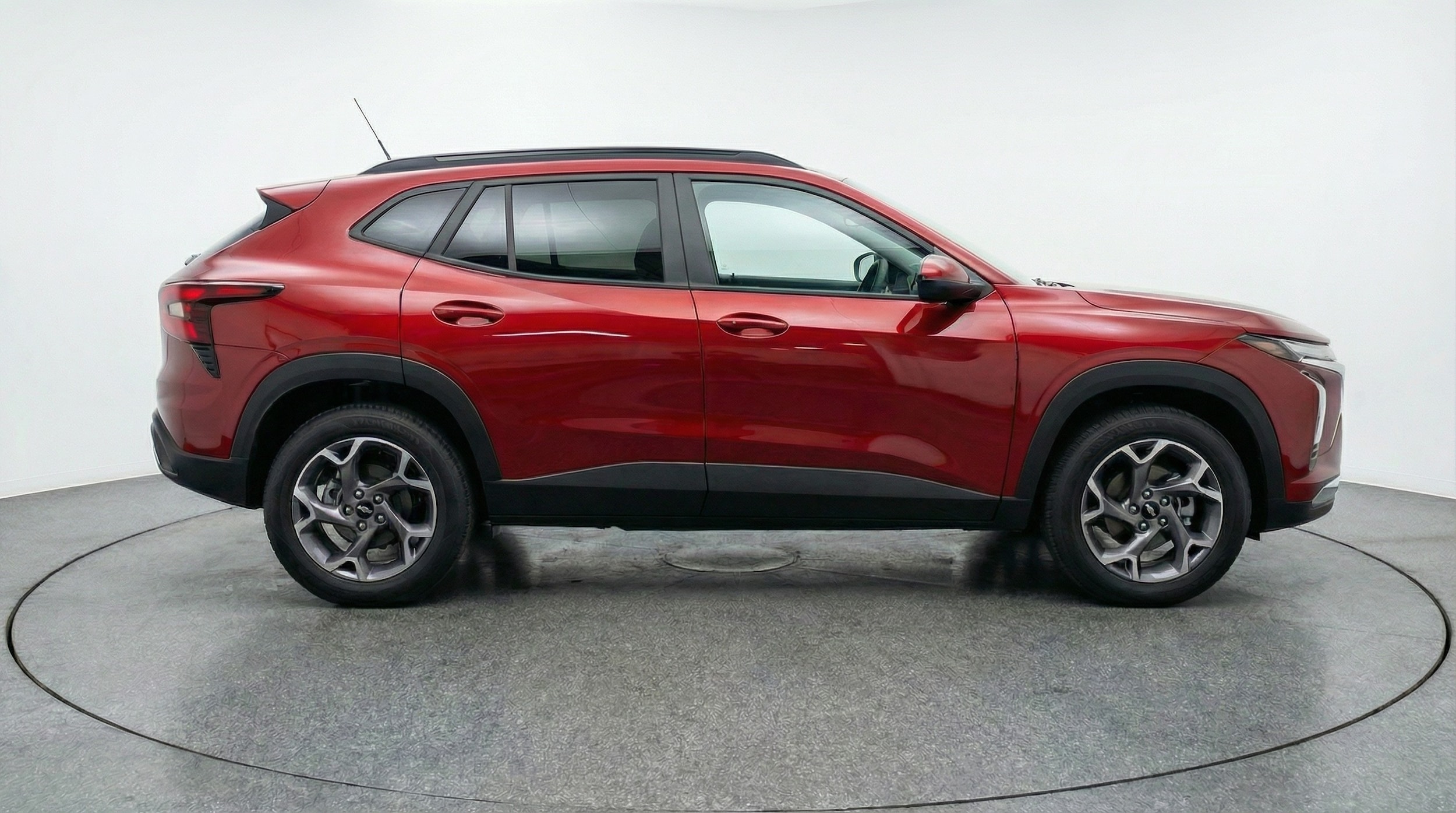 Thumbnail: 2025 Chevrolet Trax - 8