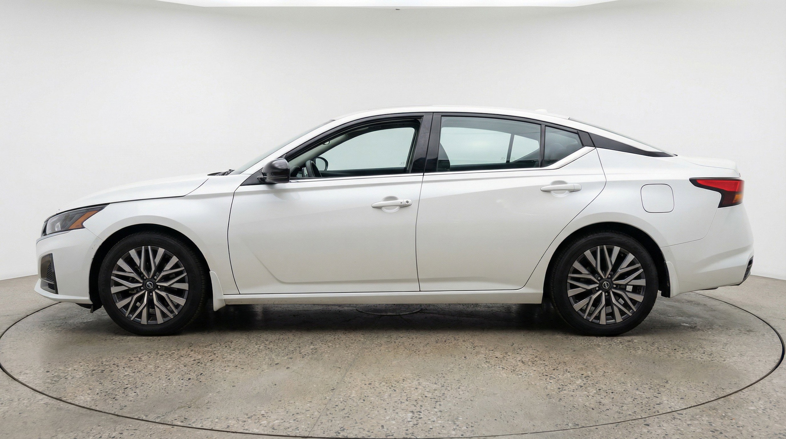 Thumbnail: 2025 Nissan Altima - 5