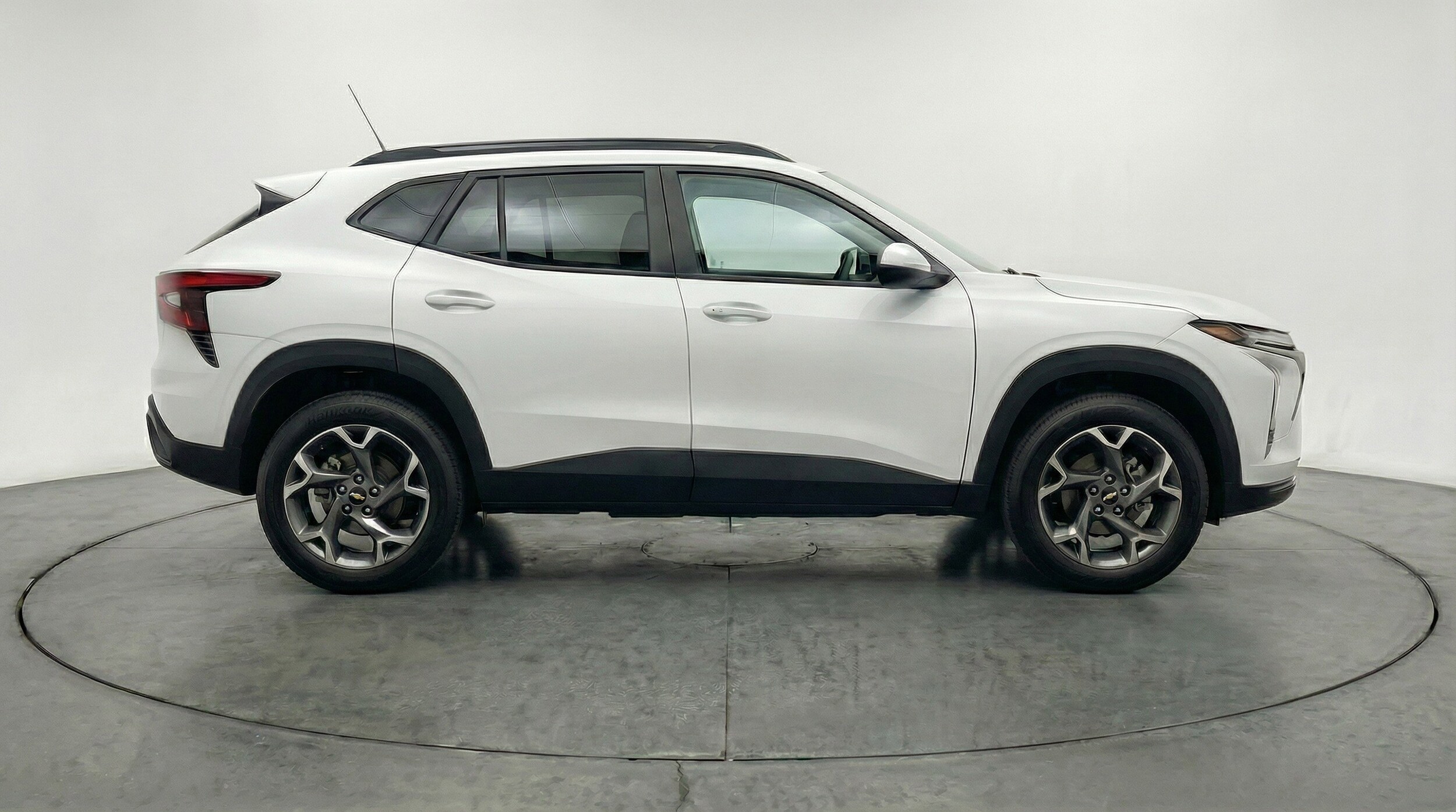 Thumbnail: 2025 Chevrolet Trax - 11