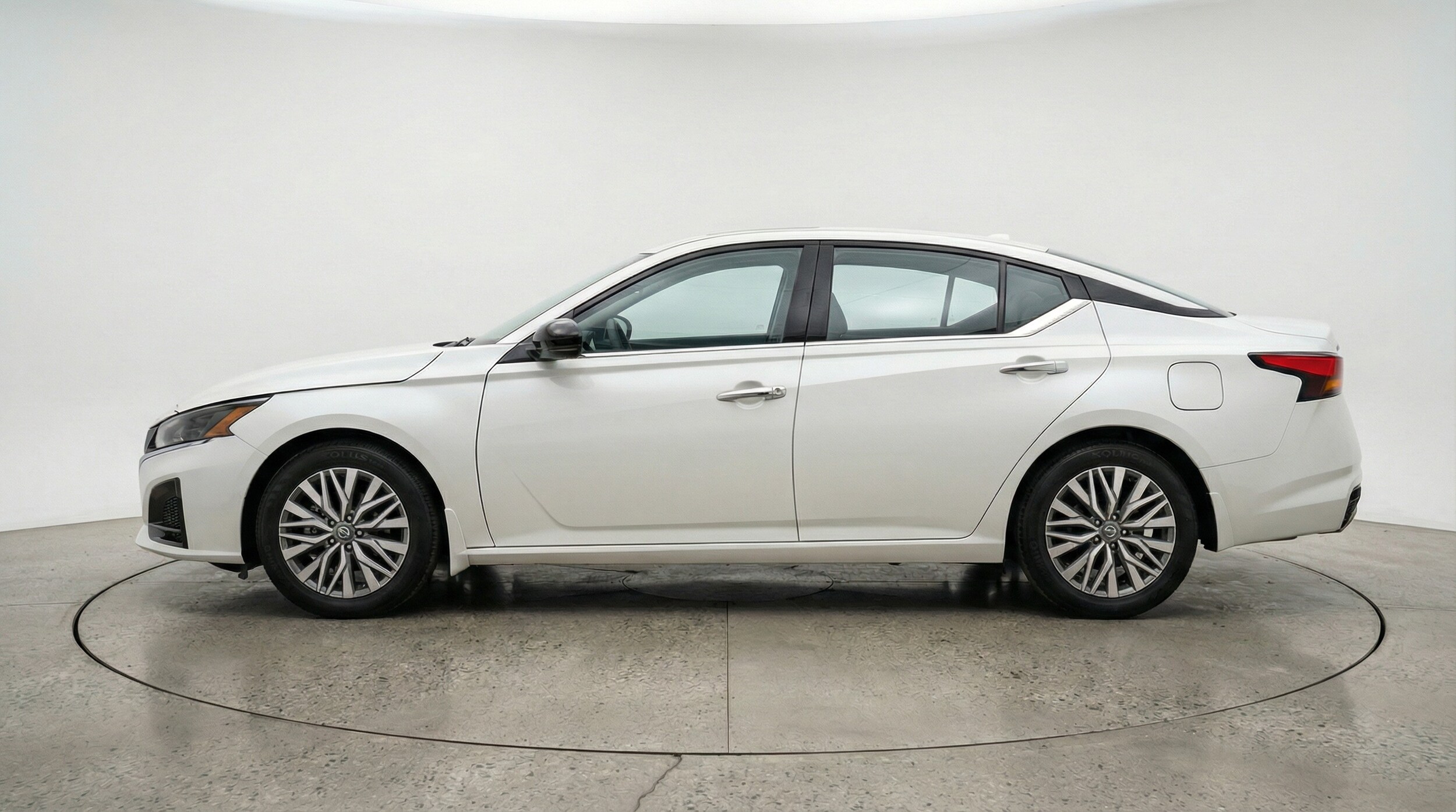 Thumbnail: 2025 Nissan Altima - 4