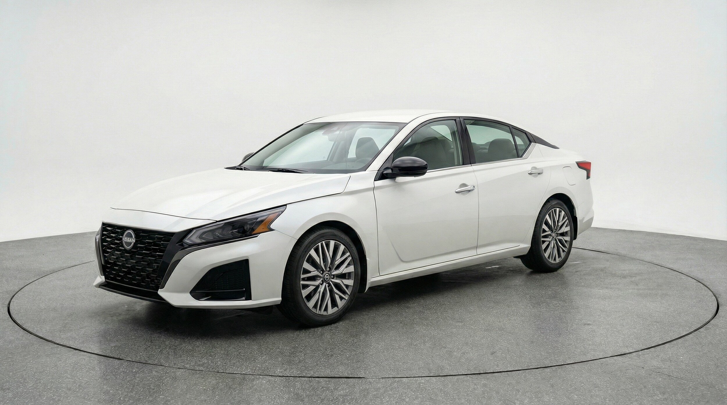 Thumbnail: 2025 Nissan Altima - 3