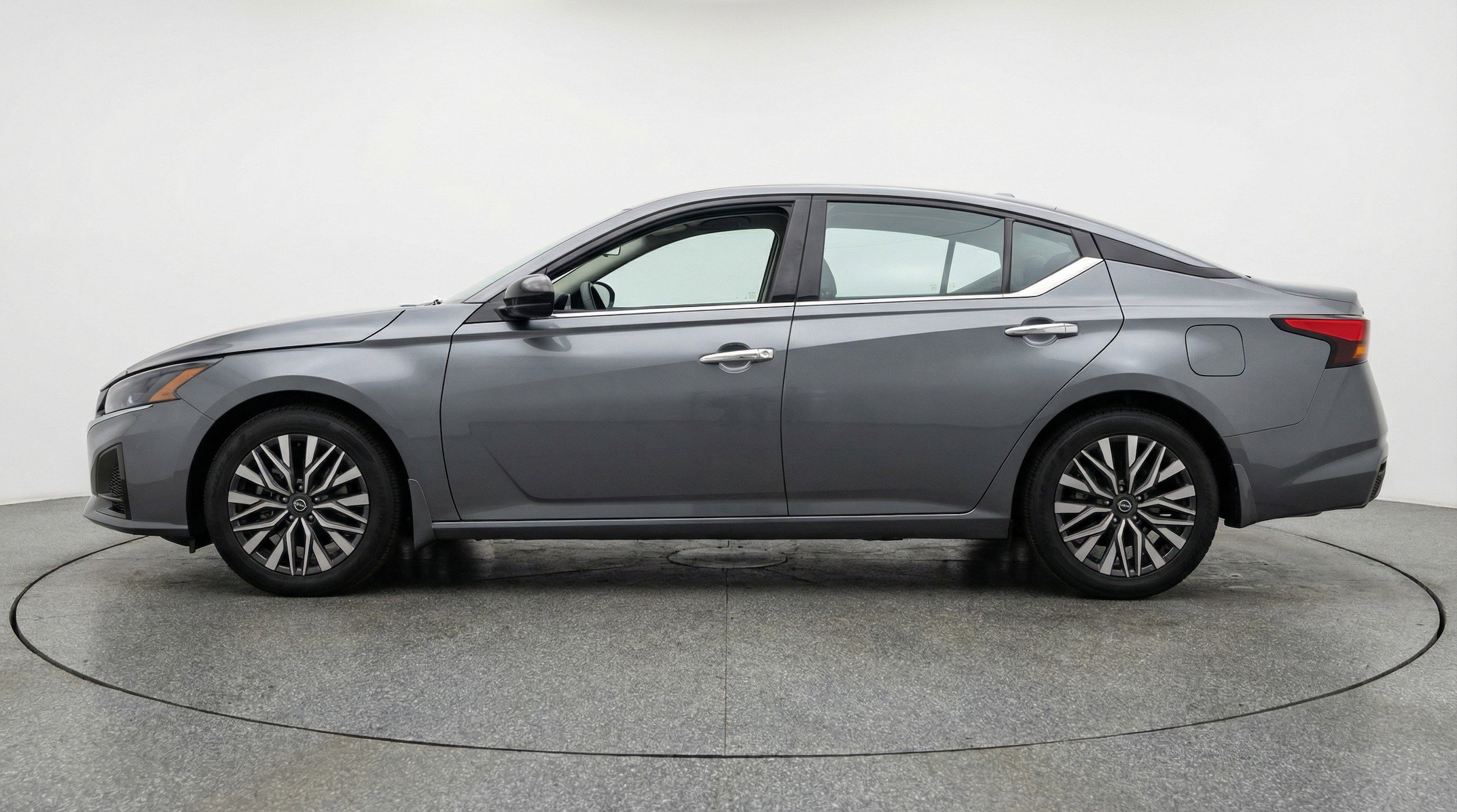 Thumbnail: 2025 Nissan Altima - 5