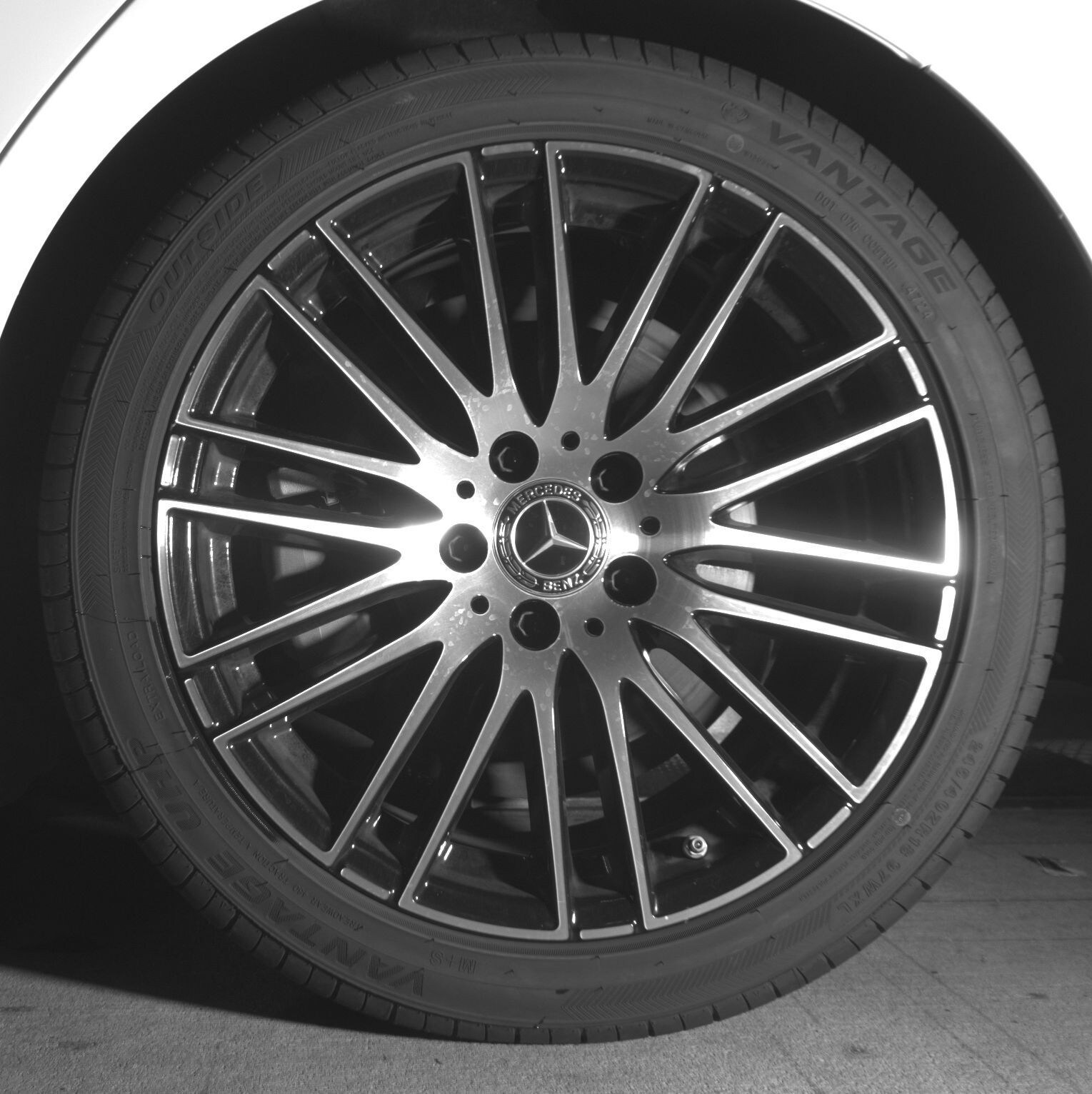 Thumbnail: 2024 Mercedes-Benz C-Class - 11