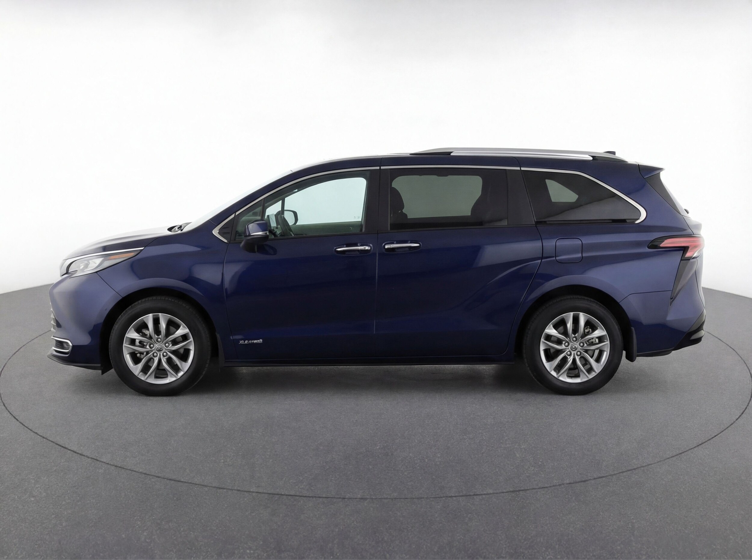 Thumbnail: 2024 Toyota Sienna - 5