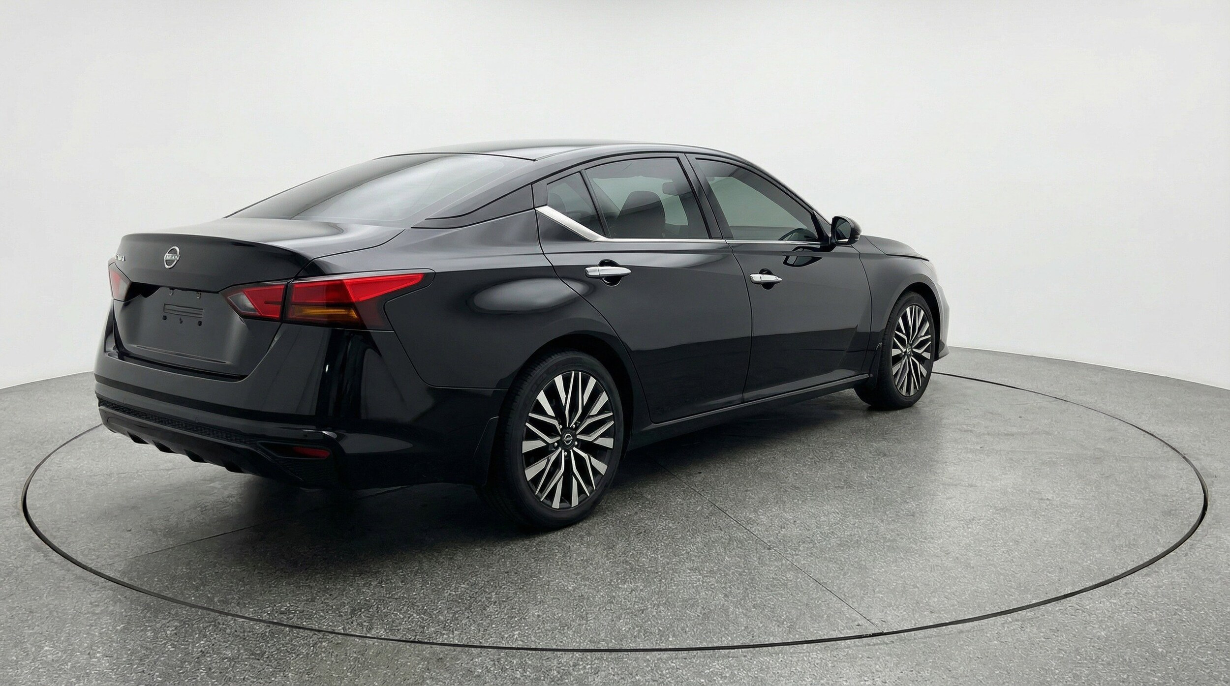 Thumbnail: 2025 Nissan Altima - 9