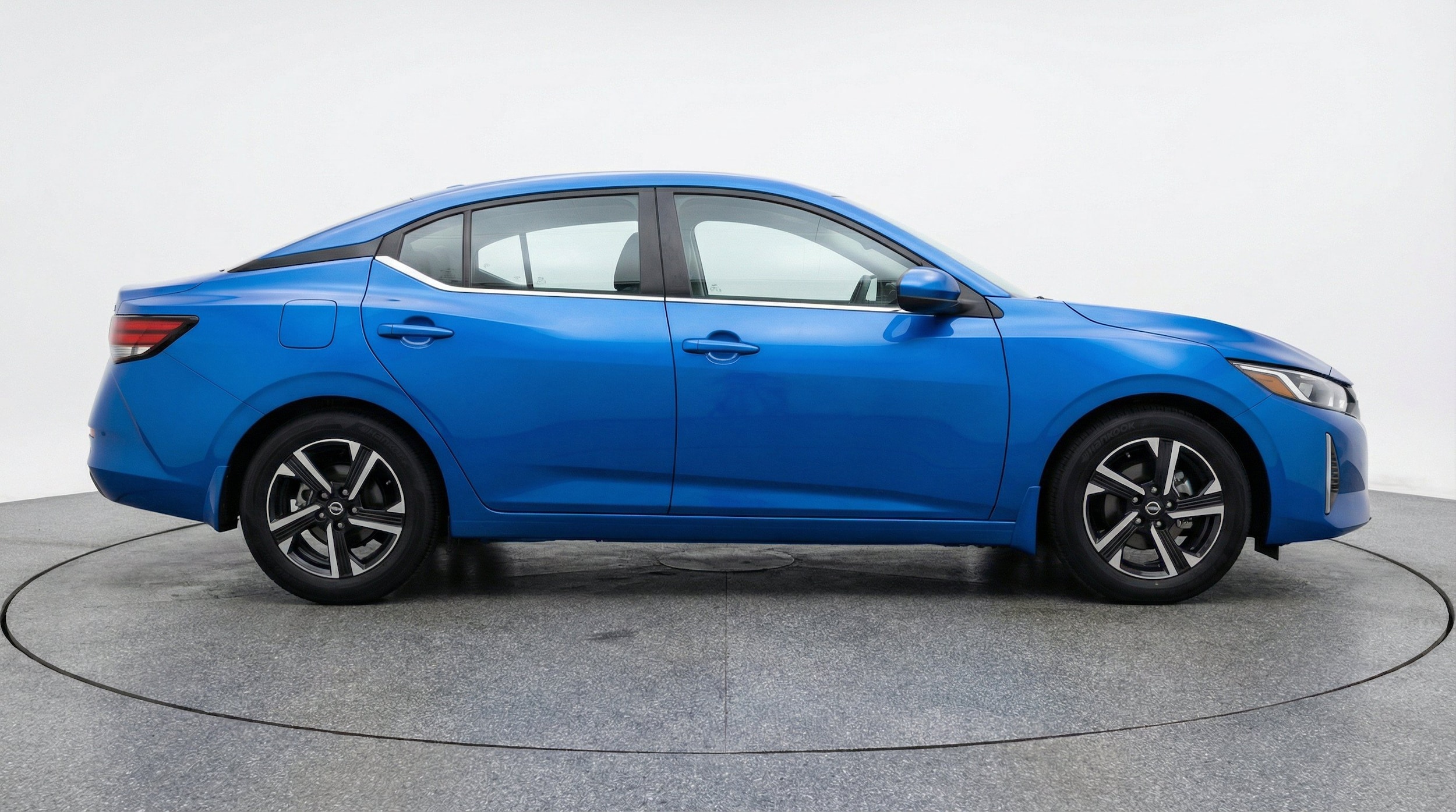 Thumbnail: 2025 Nissan Sentra - 10