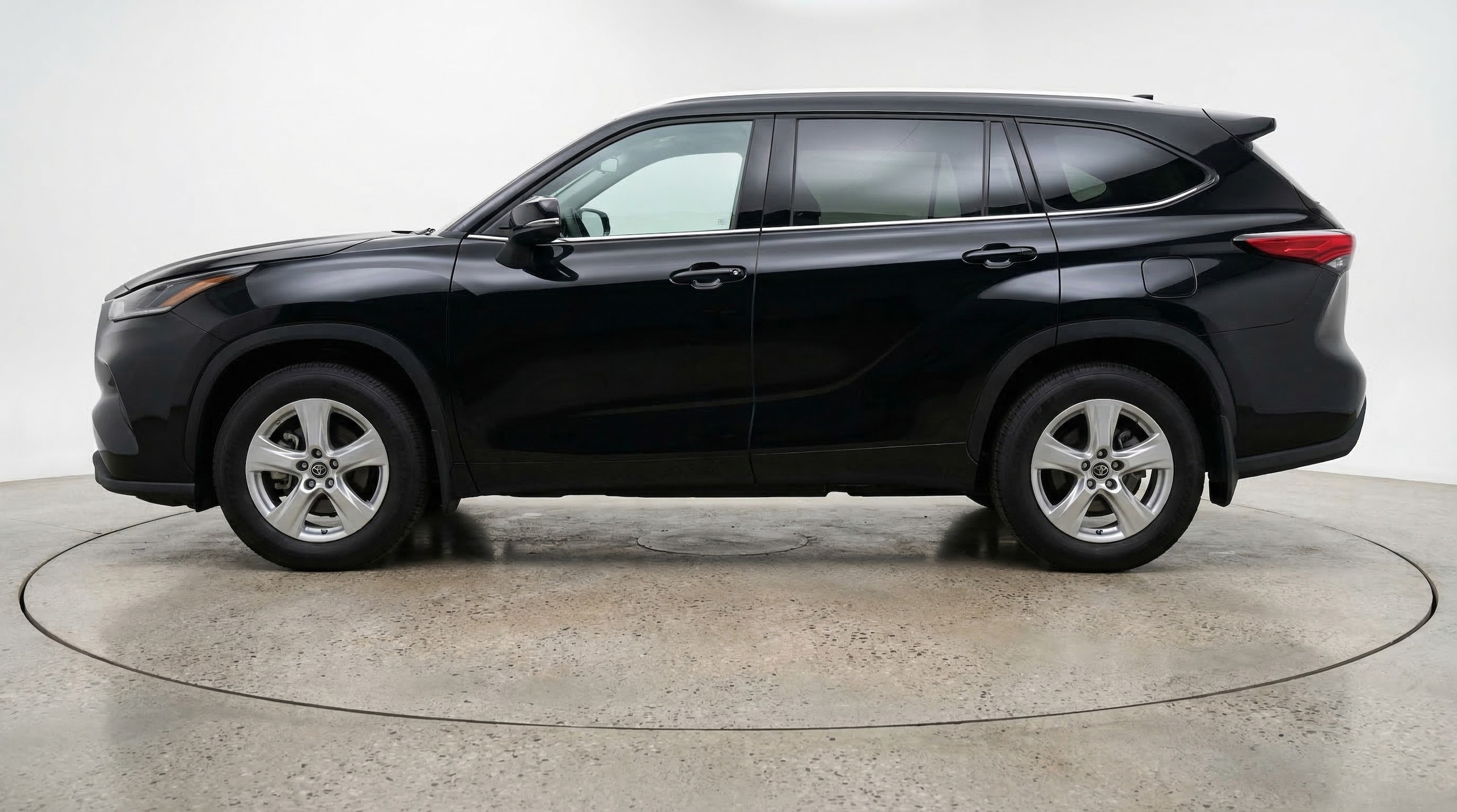 Thumbnail: 2025 Toyota Highlander - 4