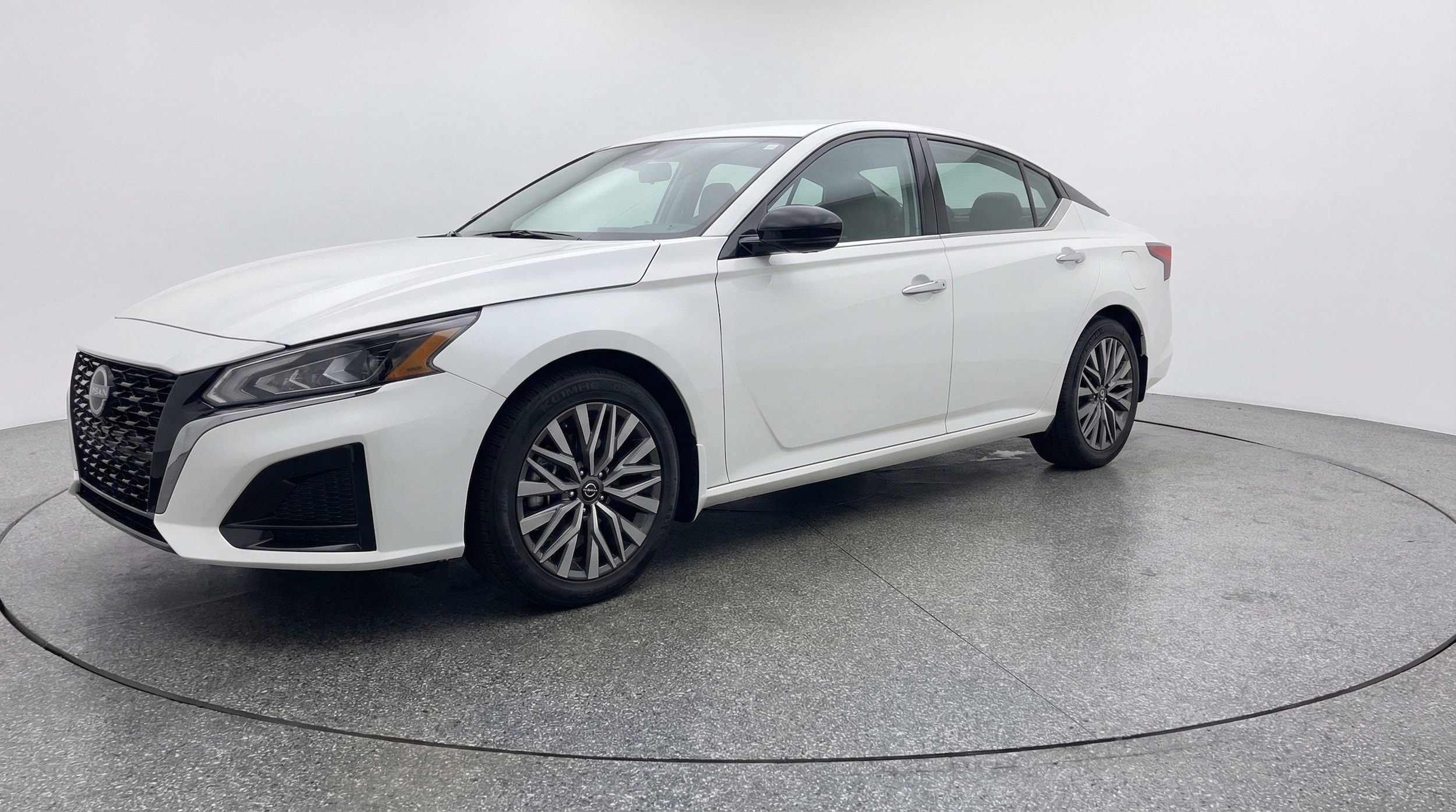 Thumbnail: 2025 Nissan Altima - 3